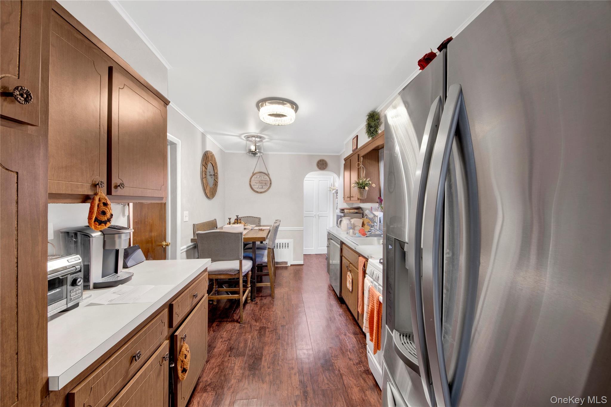 #10 photo, 72 Park Avenue, White Plains , NY 10603