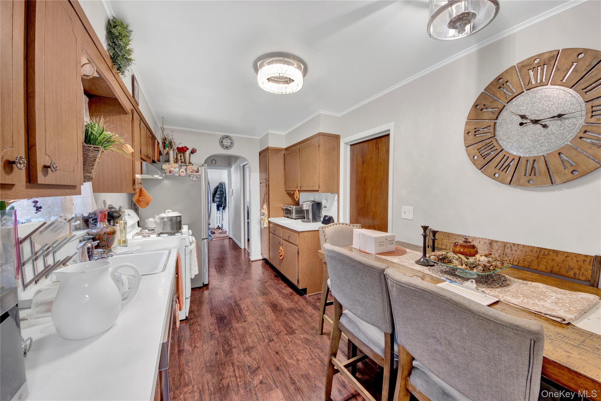 #11 photo, 72 Park Avenue, White Plains , NY 10603