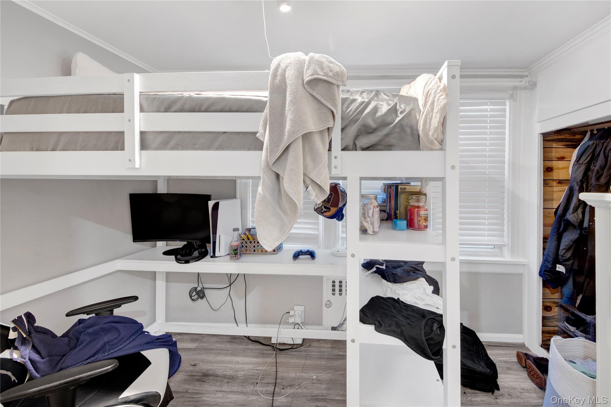 #16 photo, 72 Park Avenue, White Plains , NY 10603