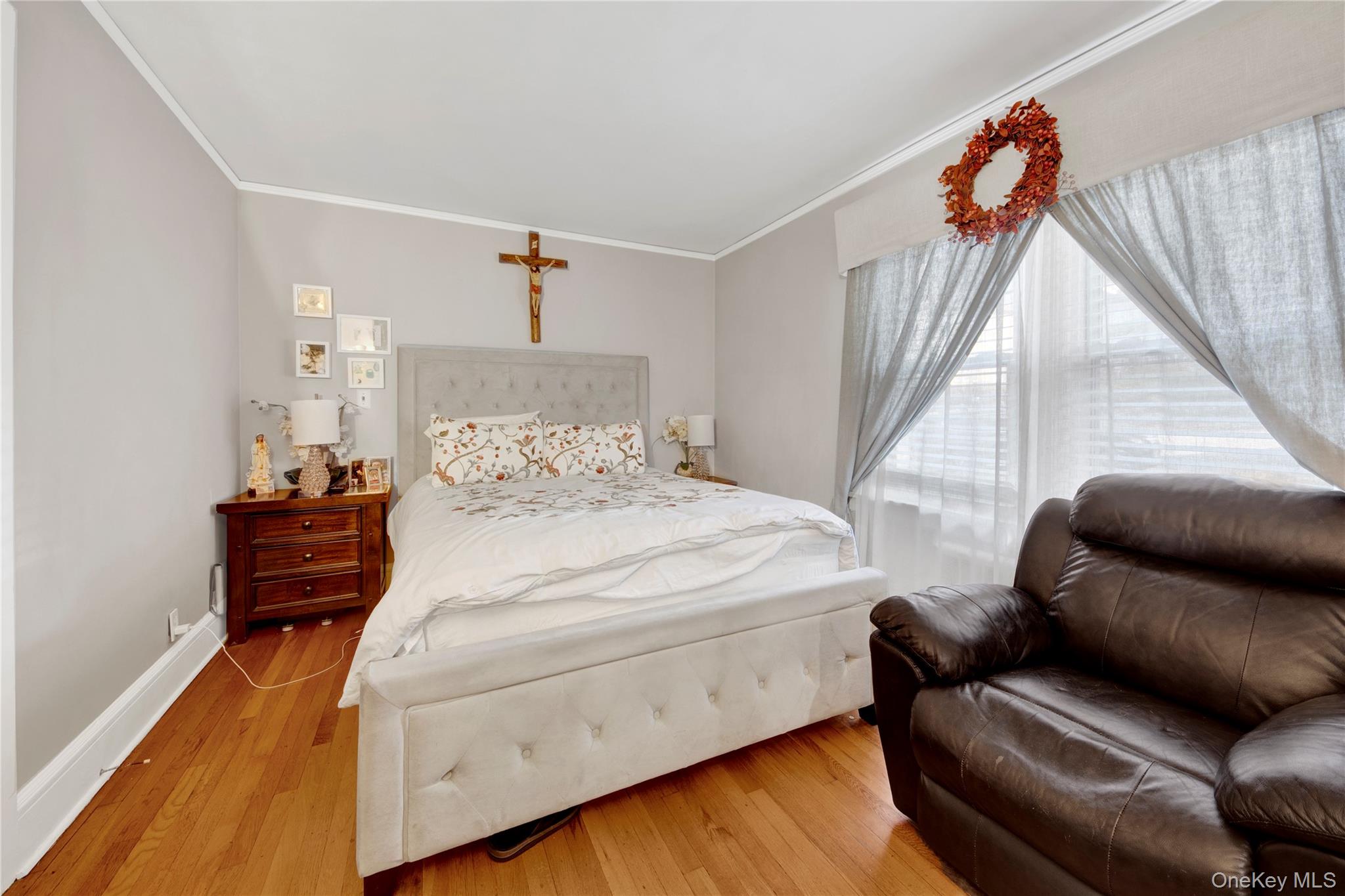 #7 photo, 72 Park Avenue, White Plains , NY 10603