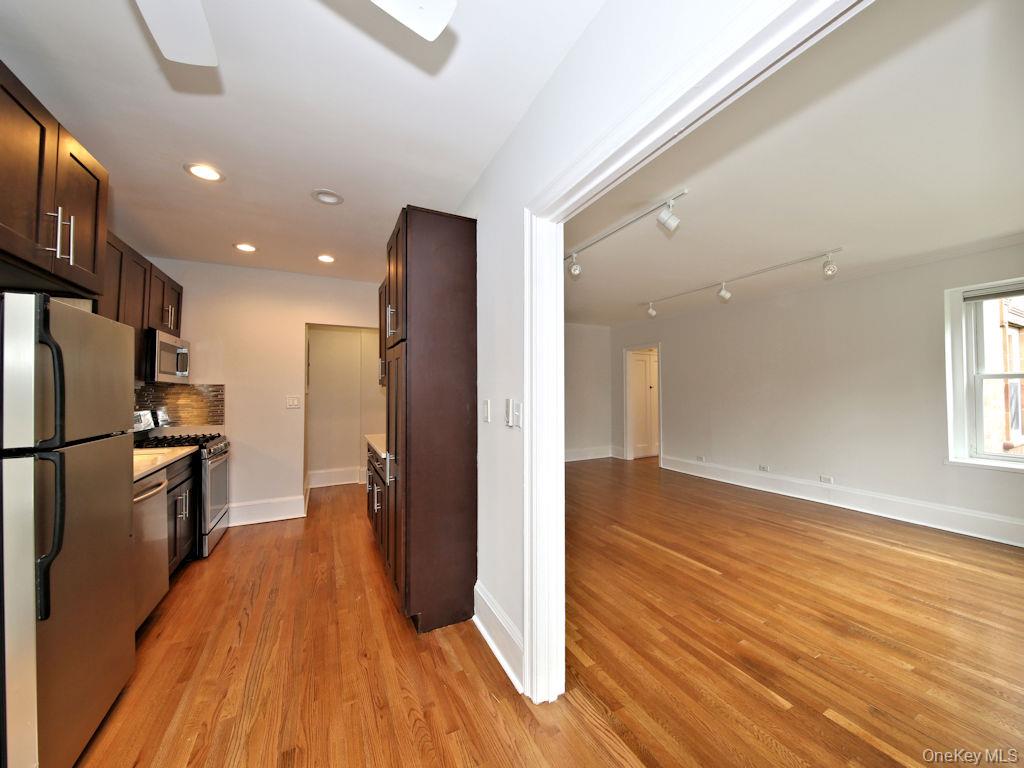 #3 photo, 490 Bleeker Avenue, Mamaroneck , NY 10543