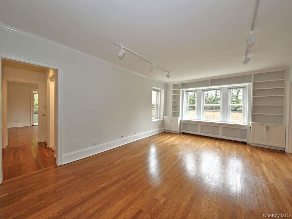 #4 photo, 490 Bleeker Avenue, Mamaroneck , NY 10543