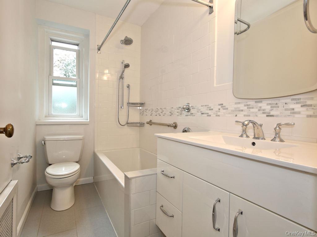 #8 photo, 490 Bleeker Avenue, Mamaroneck , NY 10543