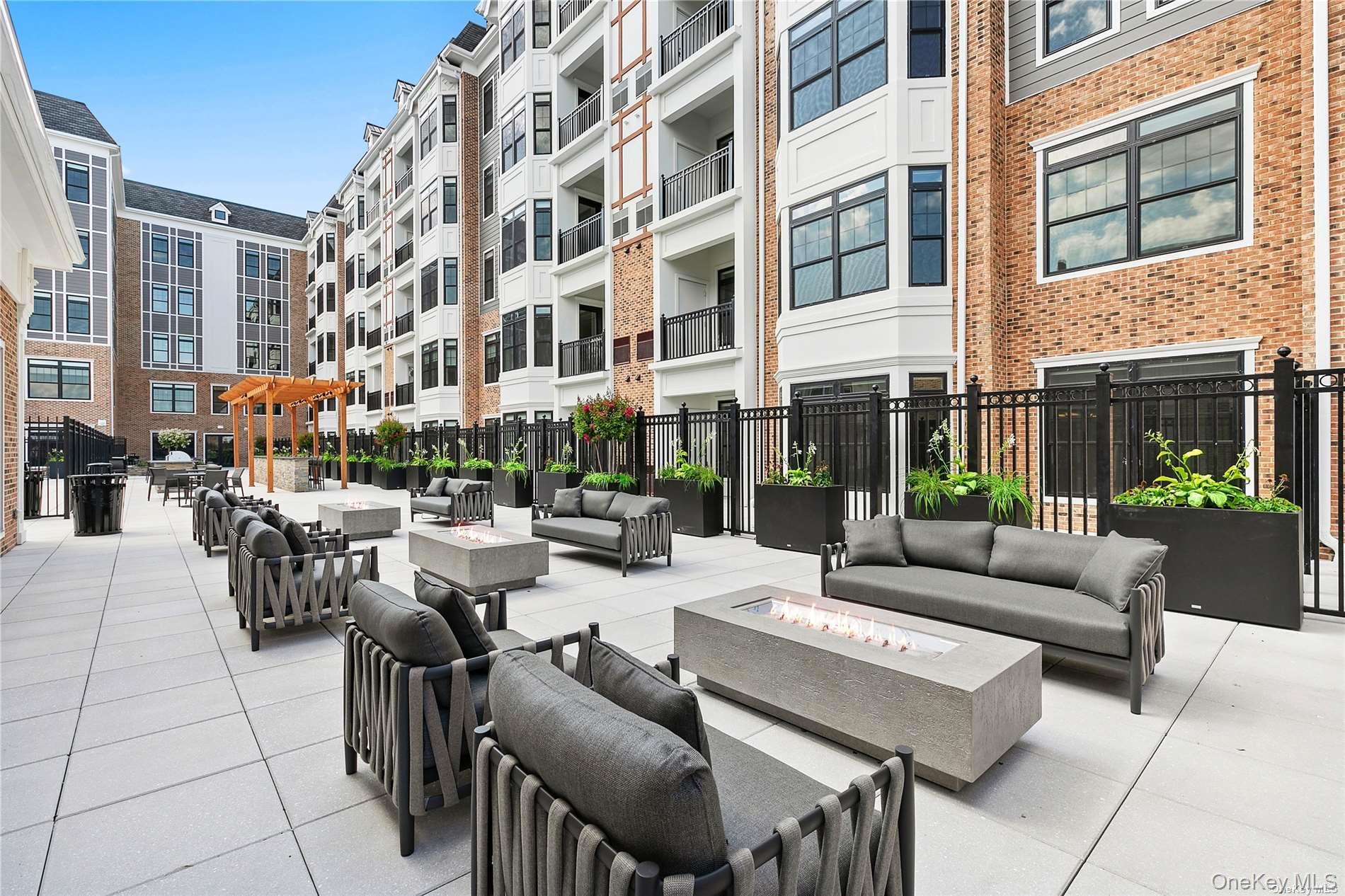 #20 photo, 695 Merrick Avenue, ナッソー郡 Westbury , NY 11590