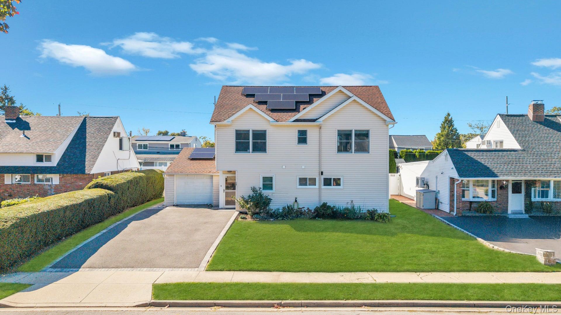 #1 photo, 20 Bridge Lane, ナッソー郡 Hicksville , NY 11801