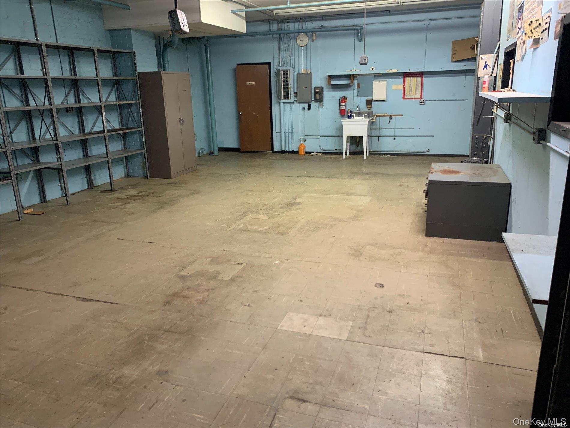 #4 photo, 504 Cherry Lane, ナッソー郡 Floral Park , NY 11001