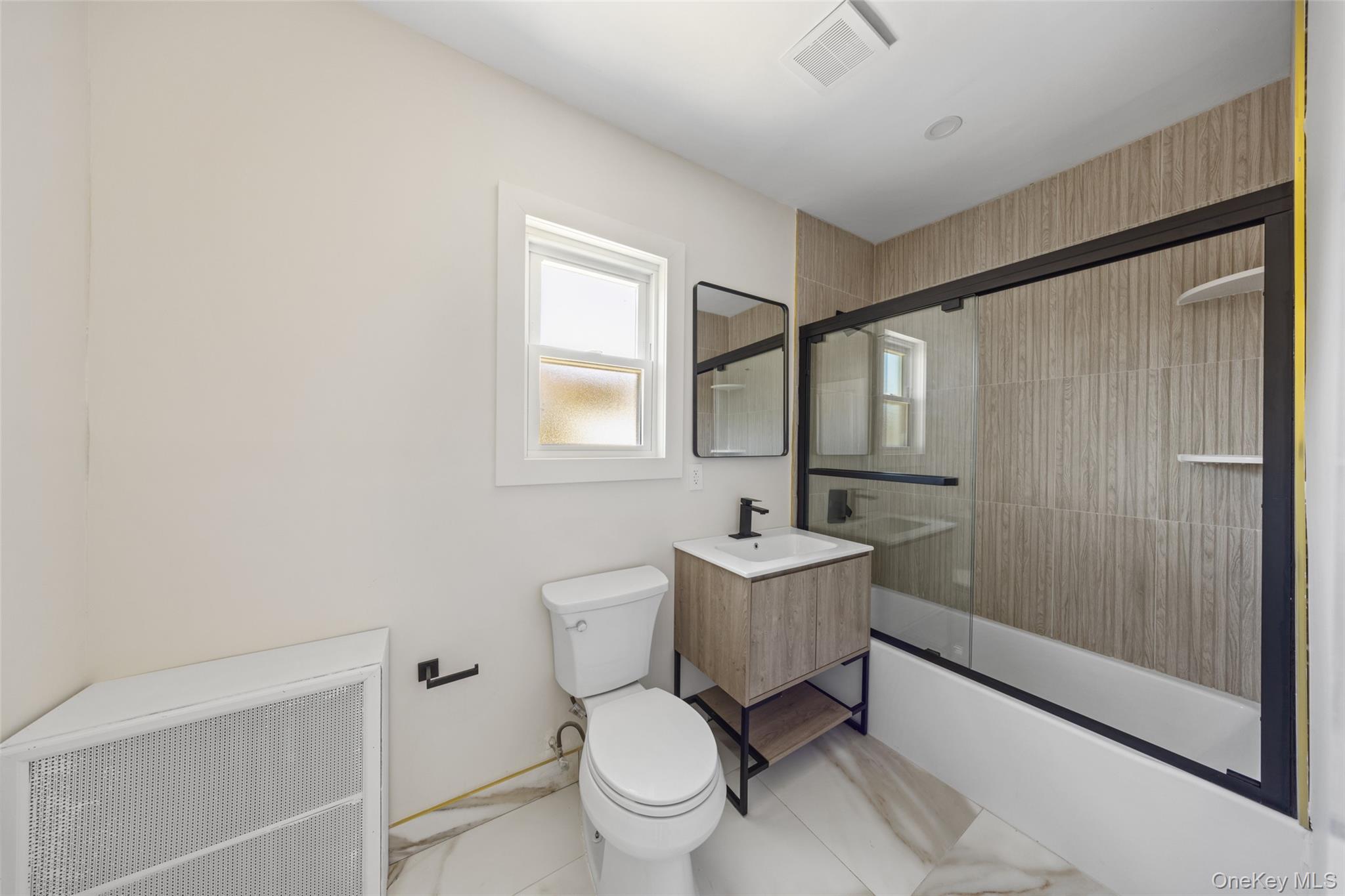 #13 photo, 109-10 157th Street, クイーンズ区 Jamaica , NY 11433