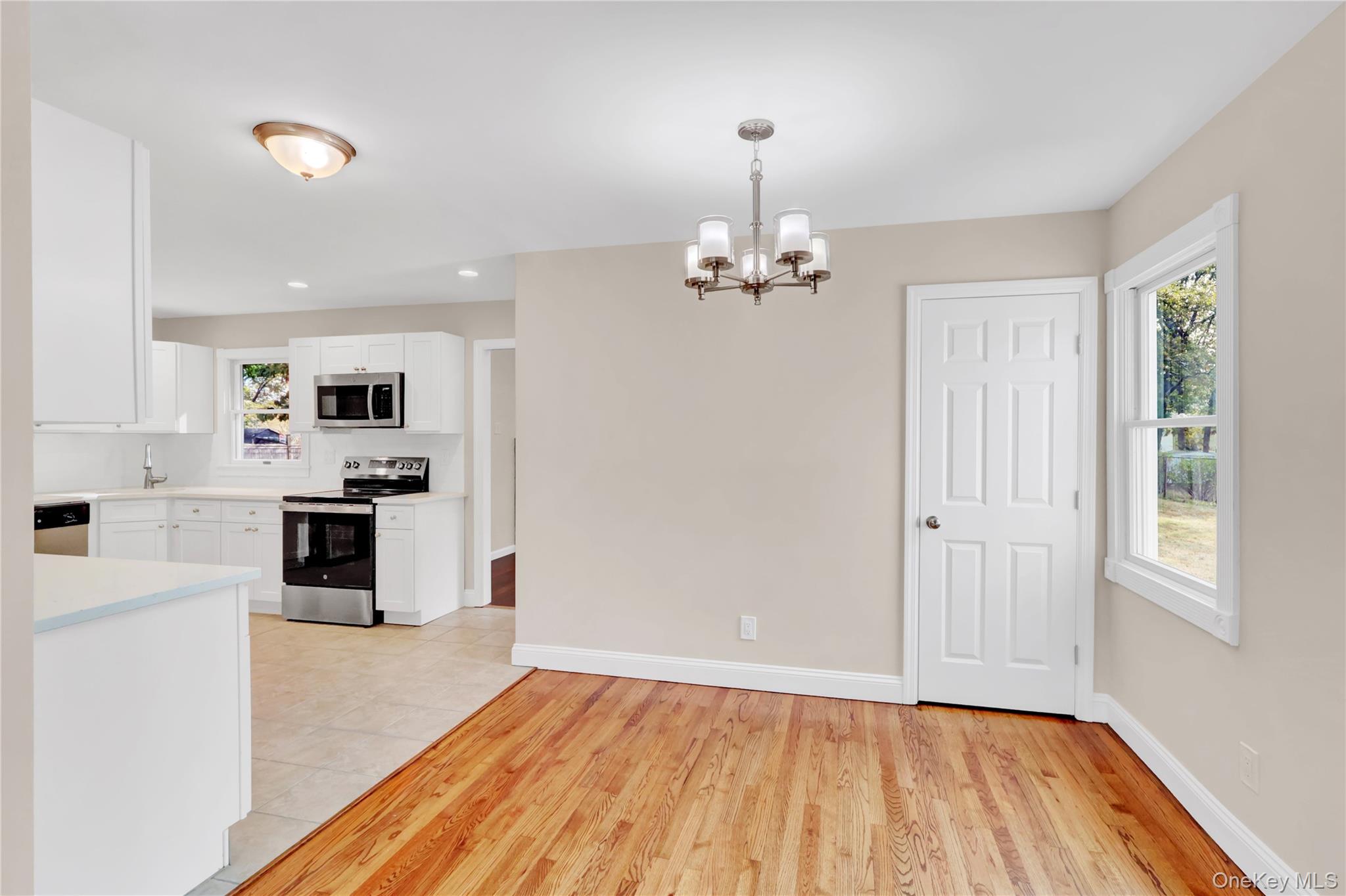 #10 photo, 116 E Woodside Avenue, サフォーク郡 Patchogue , NY 11772