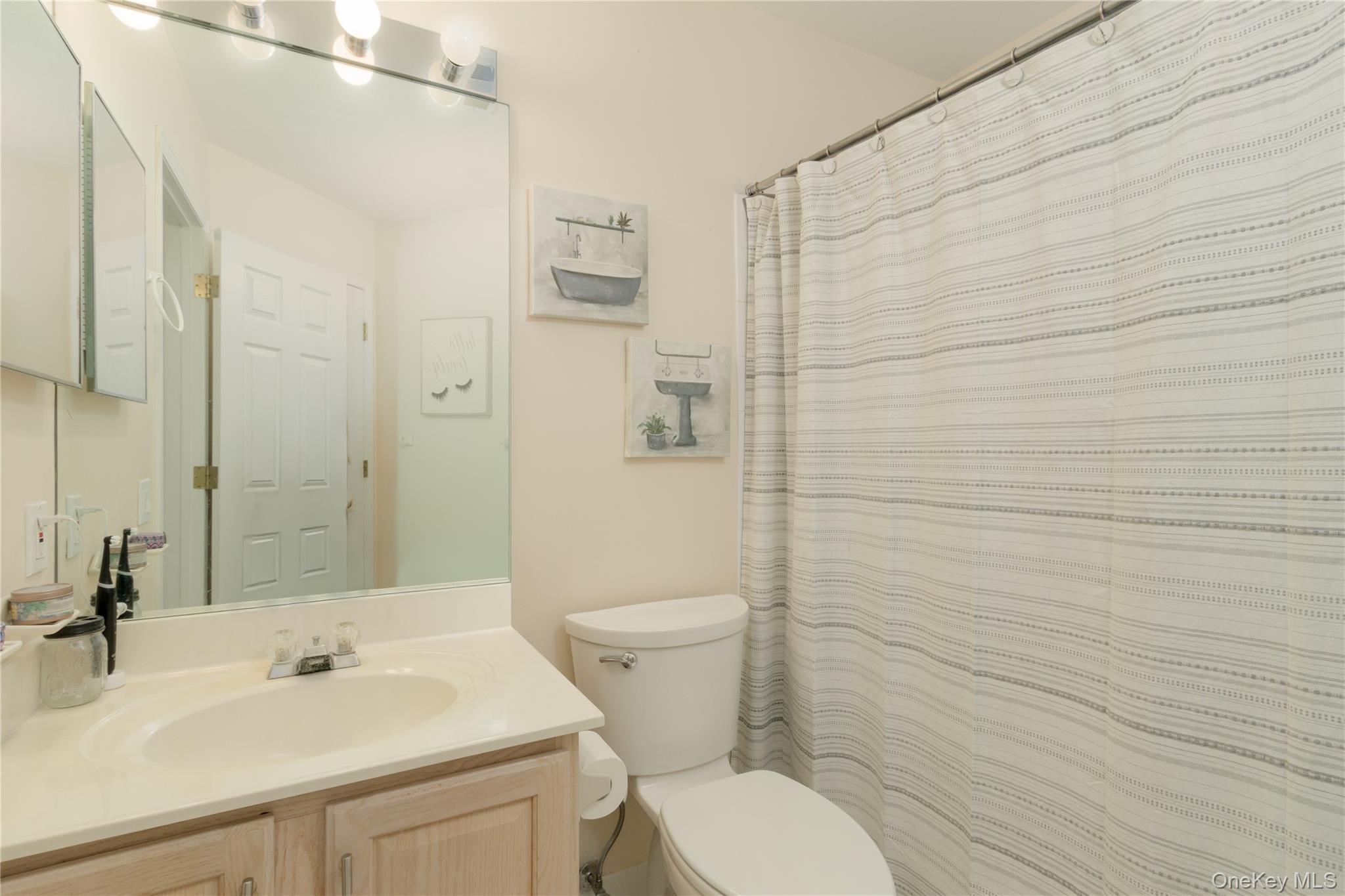 #18 photo, 17 Ariel Drive, サフォーク郡 Middle Island , NY 11953