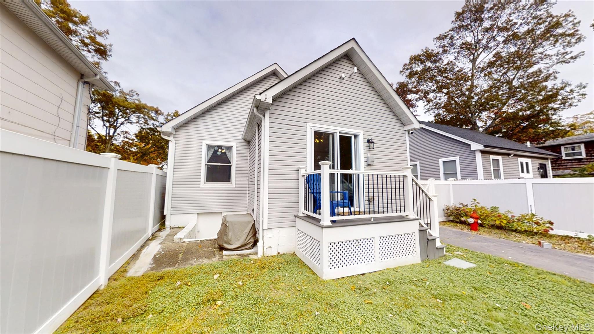 #13 photo, 144 Woodrow Parkway, West Babylon , NY 11704