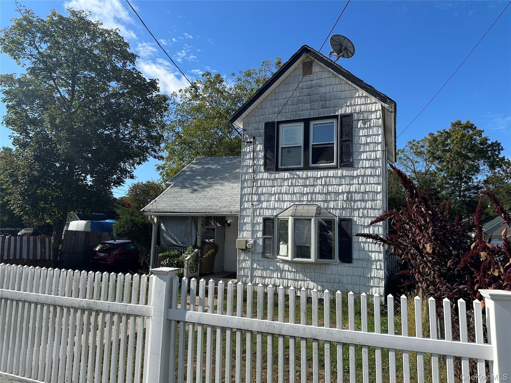 #4 photo, 104 2nd Avenue, Bay Shore , NY 11706