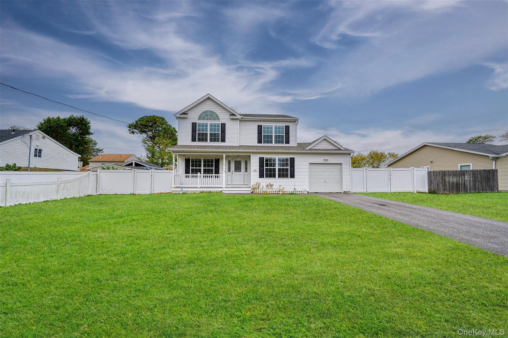 #1 photo, 730 Provost Avenue, サフォーク郡 Bellport , NY 11713