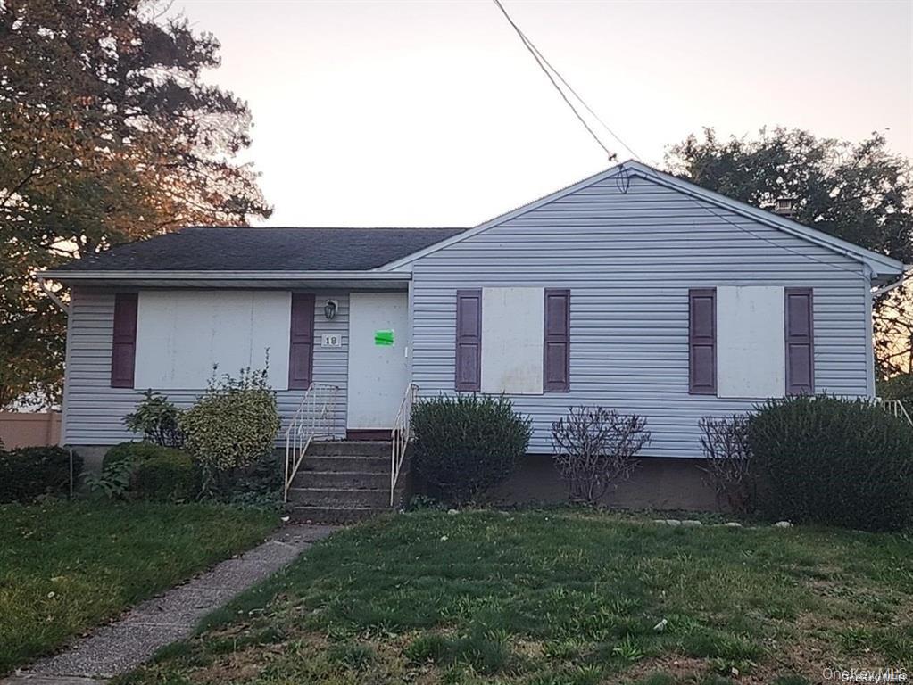 #1 photo, 18 Buena Vista Boulevard, サフォーク郡 Lindenhurst , NY 11757