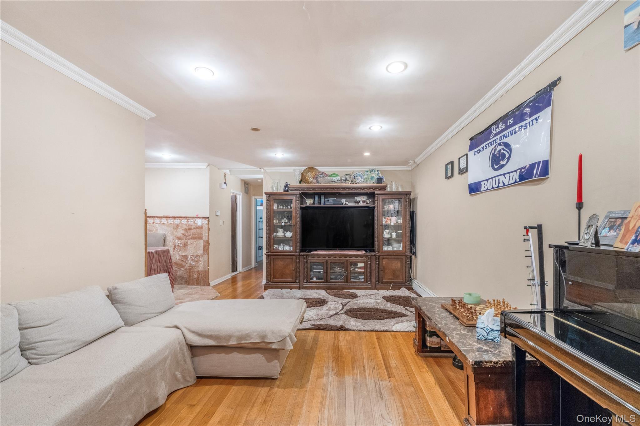 #2 photo, 6223 69th Place, クイーンズ区 Middle Village , NY 11379