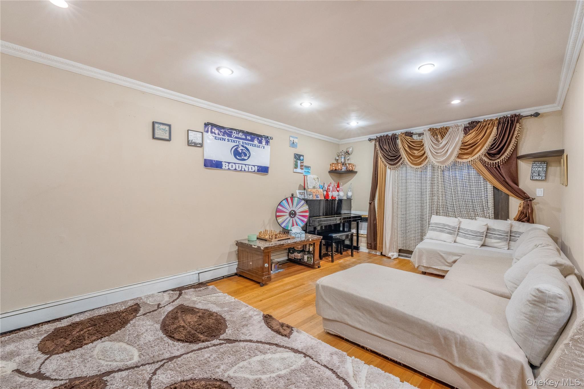 #3 photo, 6223 69th Place, クイーンズ区 Middle Village , NY 11379