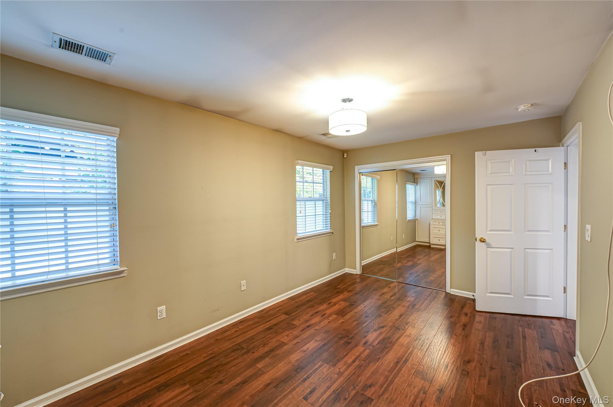 #10 photo, 19 Biltmore Circle, Huntington Station , NY 11746