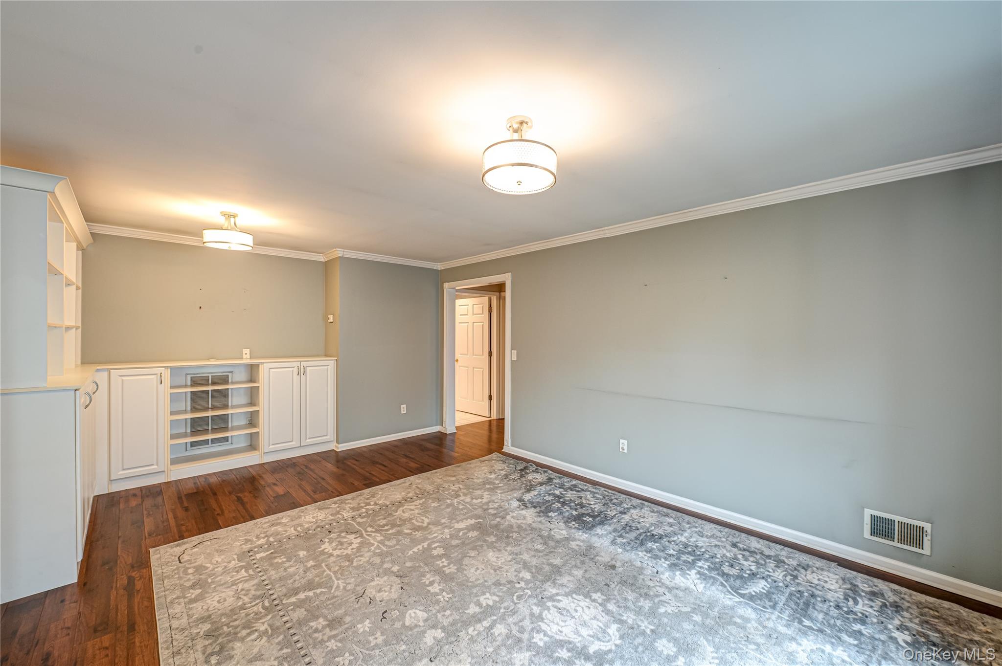 #14 photo, 19 Biltmore Circle, Huntington Station , NY 11746