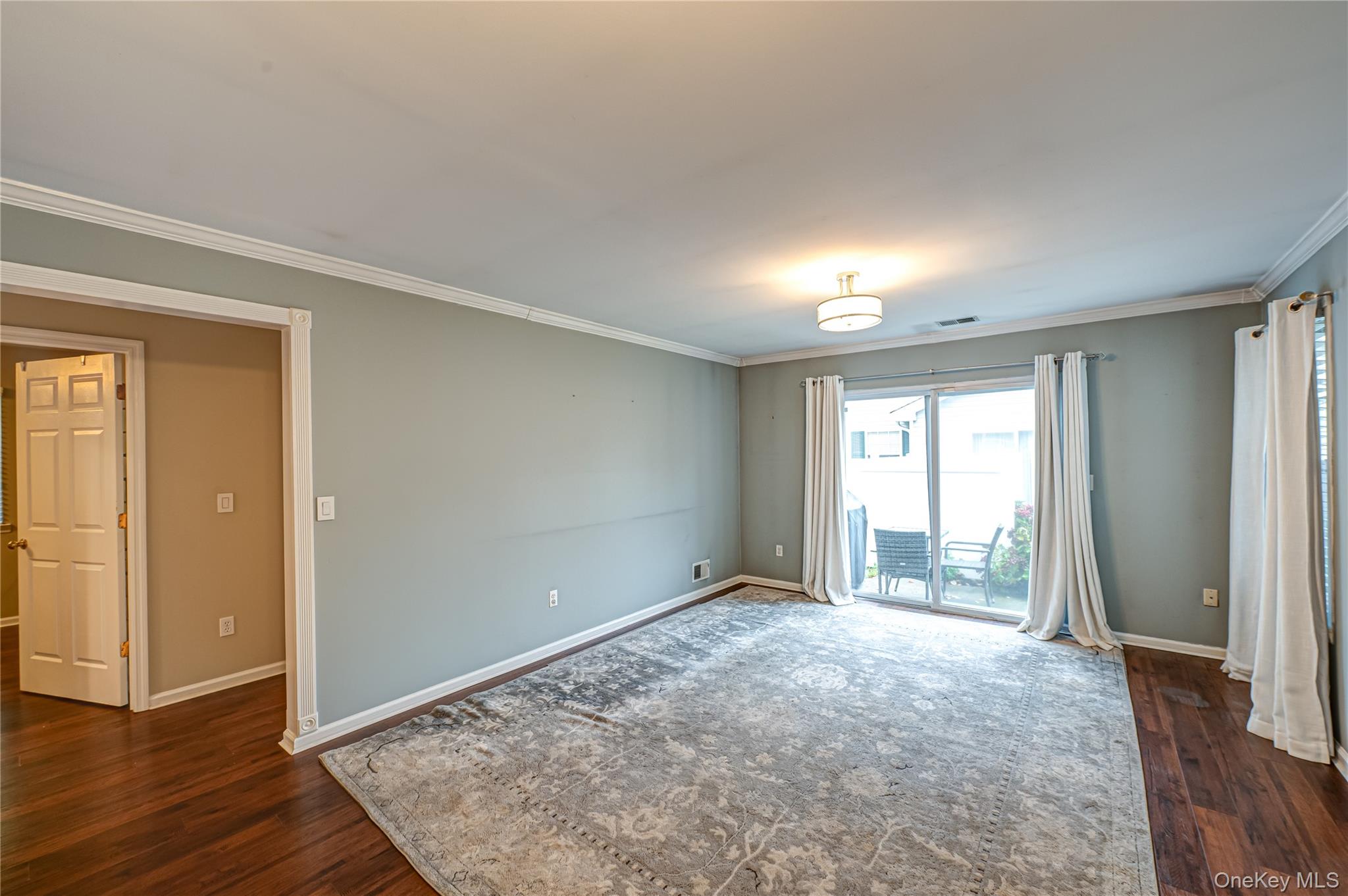 #15 photo, 19 Biltmore Circle, Huntington Station , NY 11746