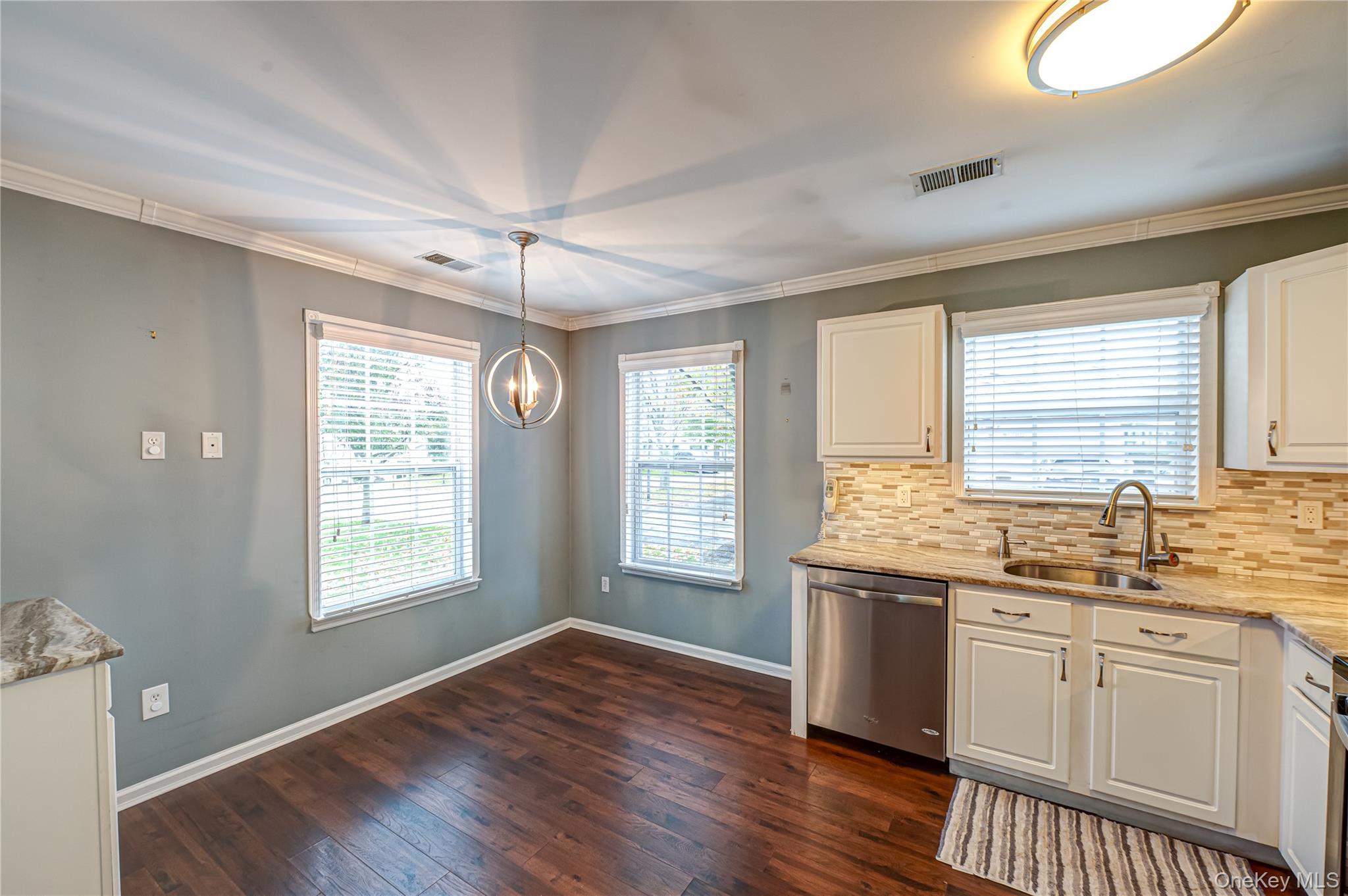 #7 photo, 19 Biltmore Circle, Huntington Station , NY 11746