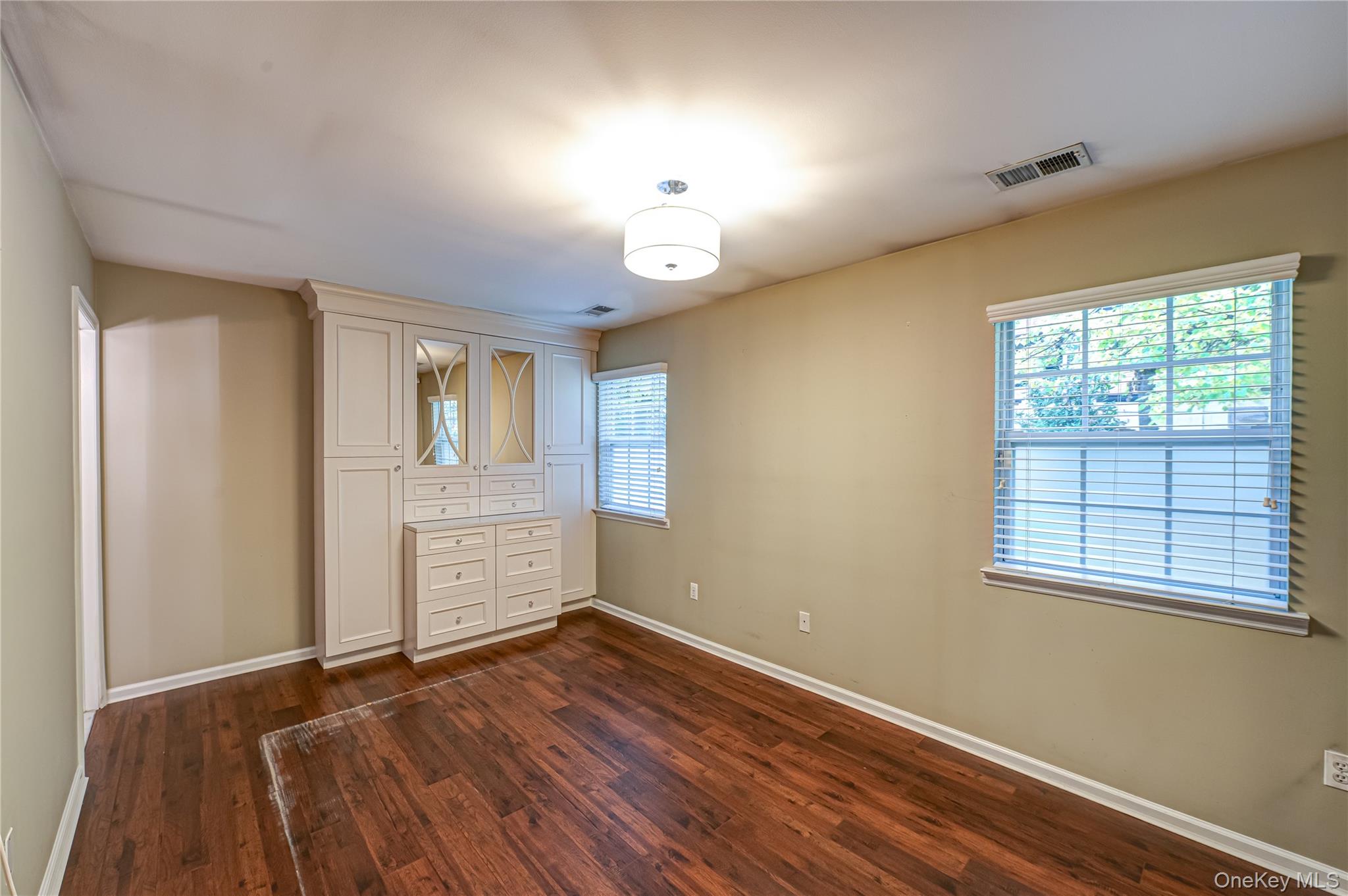 #9 photo, 19 Biltmore Circle, Huntington Station , NY 11746