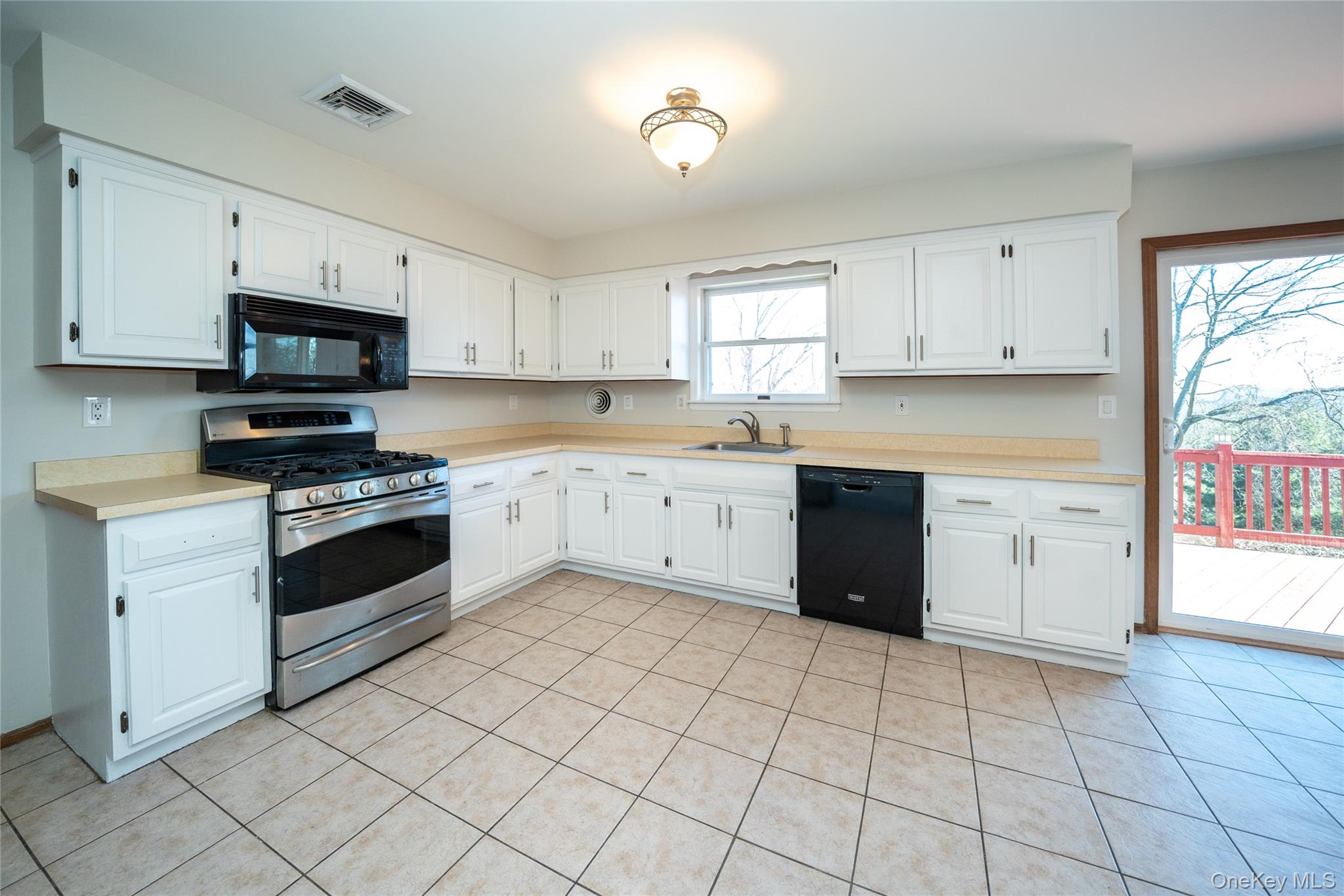 #4 photo, 62 Walter Drive, Stony Point , NY 10980