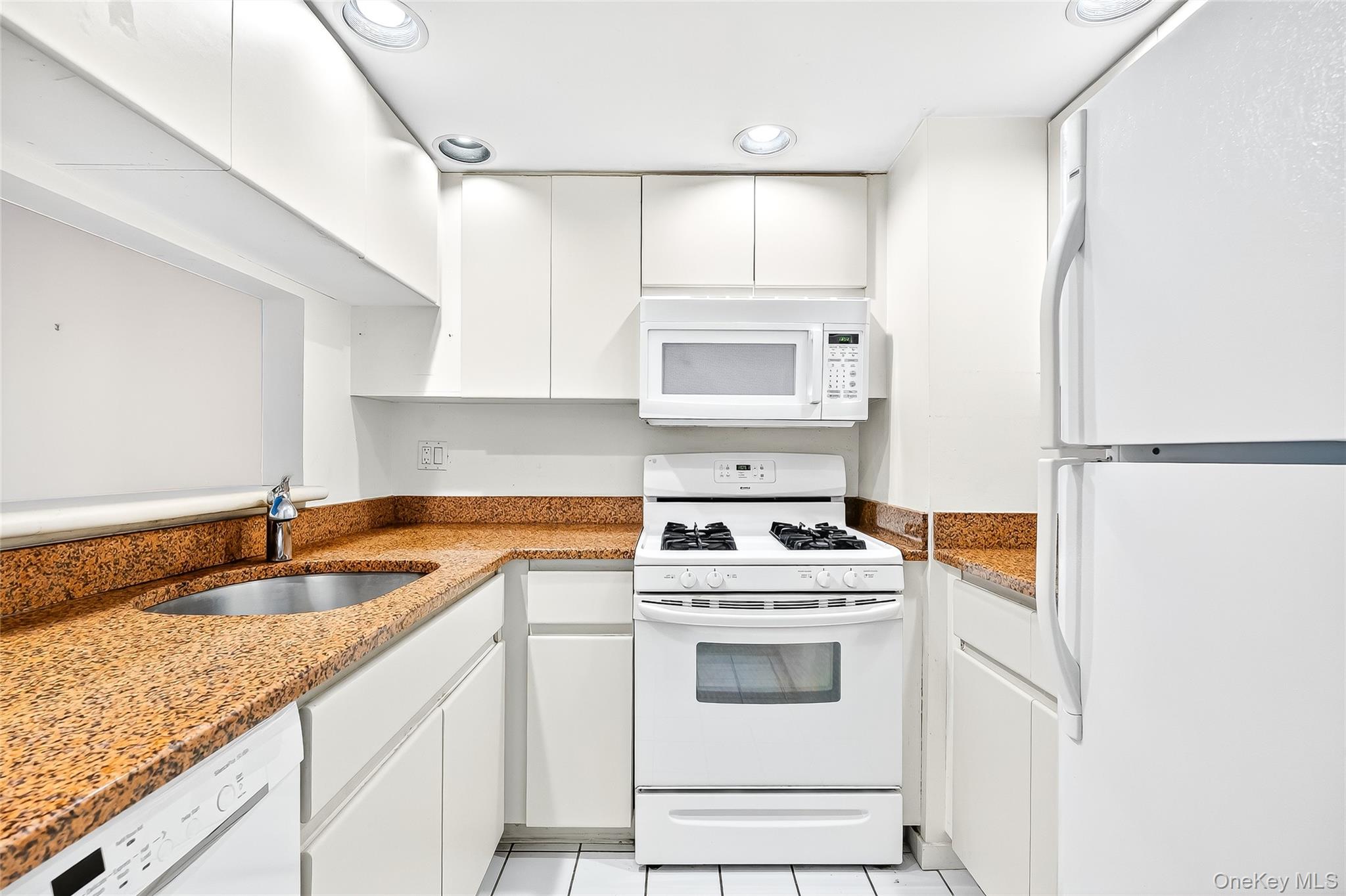 #12 photo, 10 Stewart Place, White Plains , NY 10603