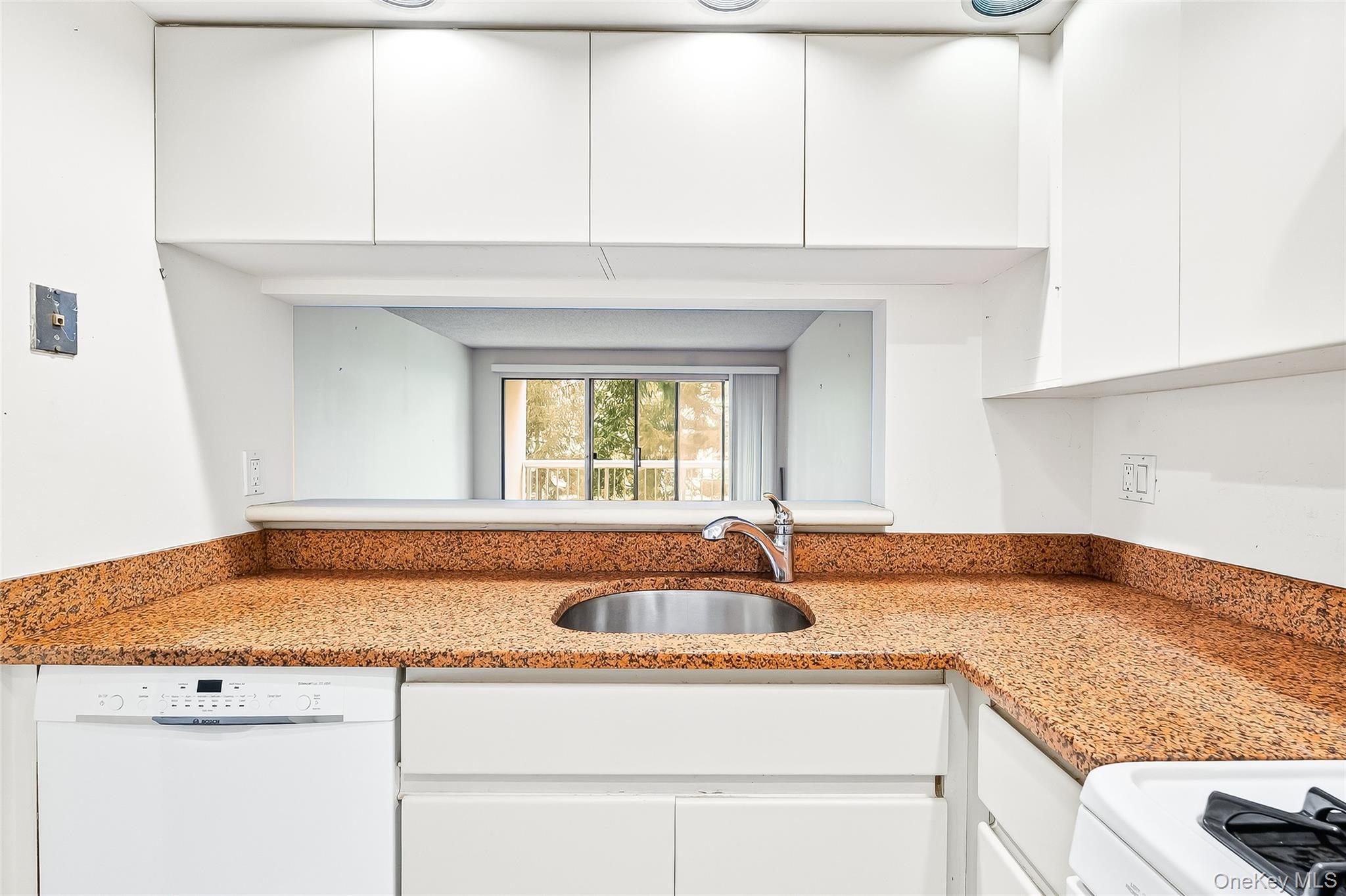 #15 photo, 10 Stewart Place, White Plains , NY 10603