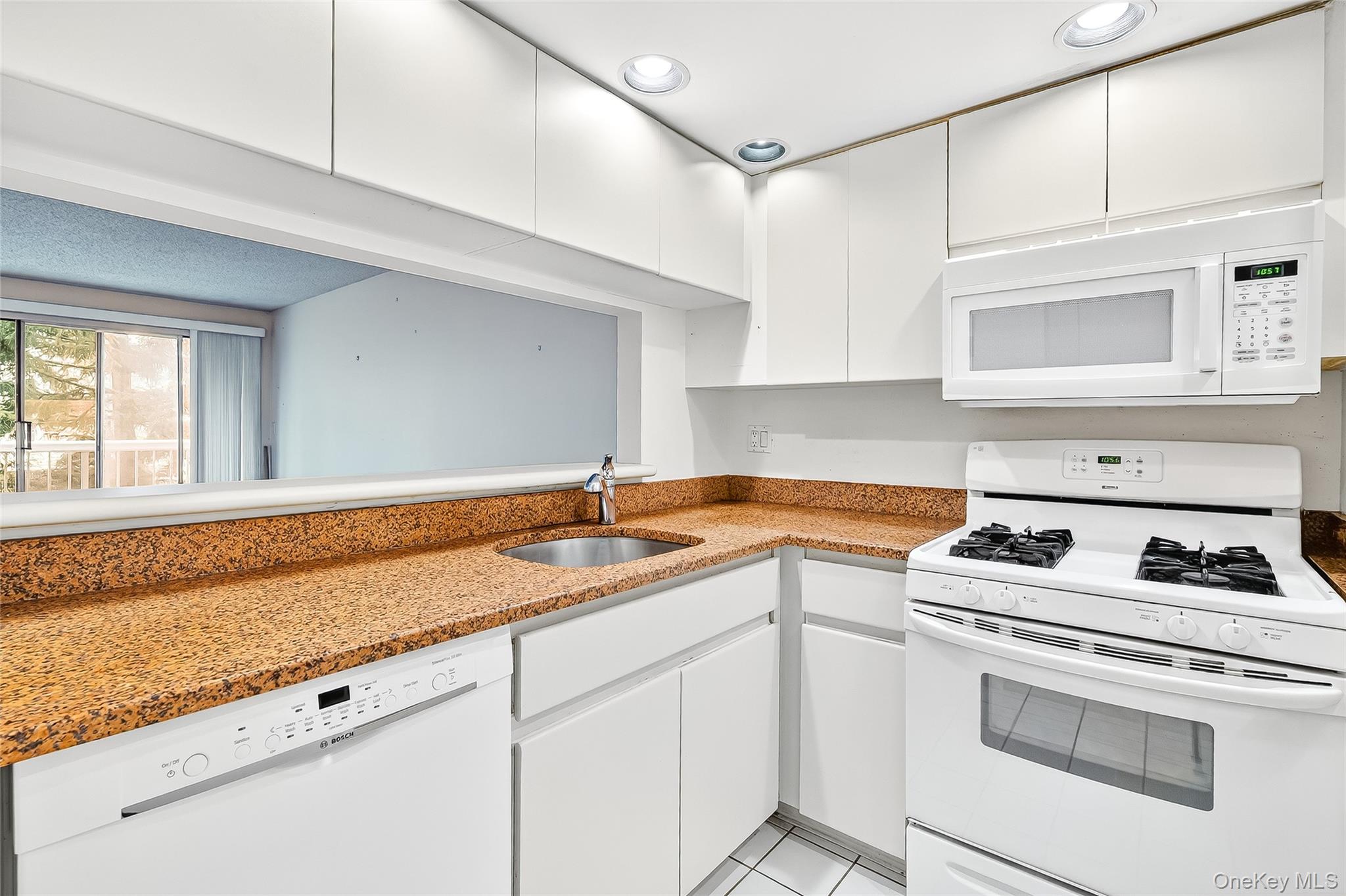 #16 photo, 10 Stewart Place, White Plains , NY 10603