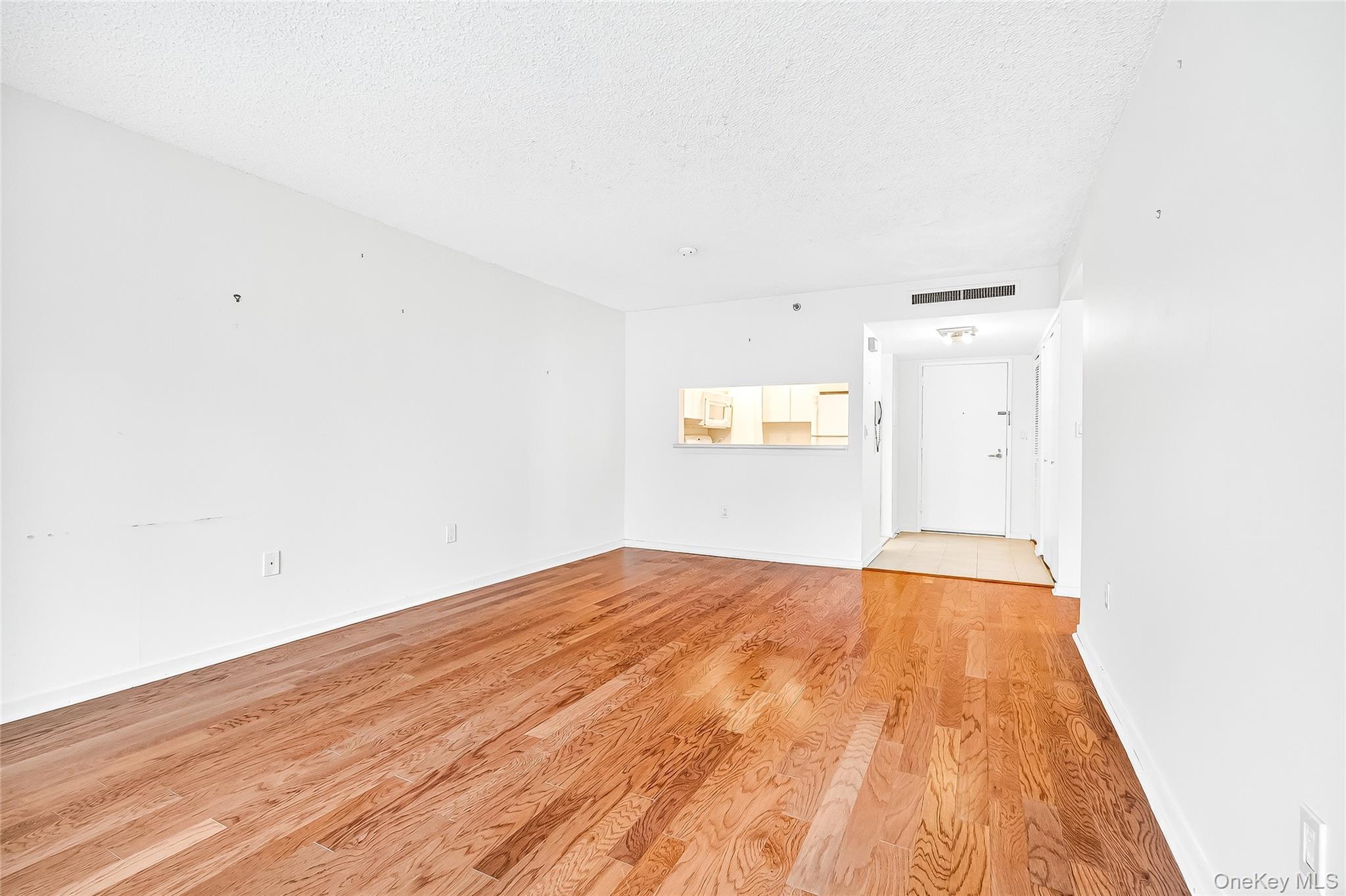 #20 photo, 10 Stewart Place, White Plains , NY 10603