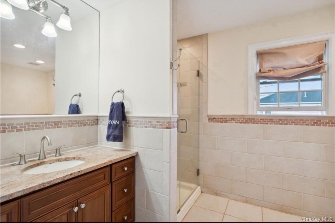 #11 photo, 47 Syosset Circle, Syosset , NY 11791