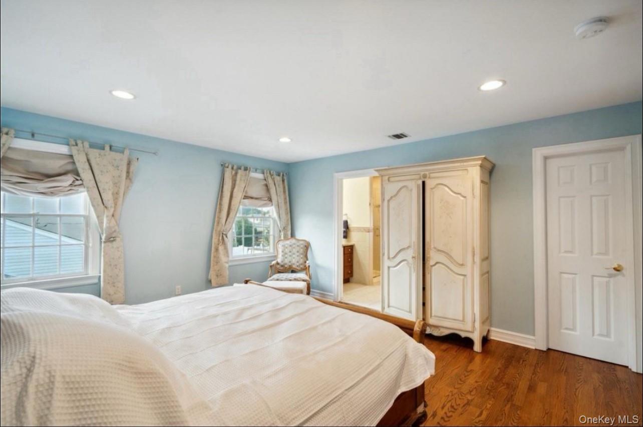 #12 photo, 47 Syosset Circle, Syosset , NY 11791