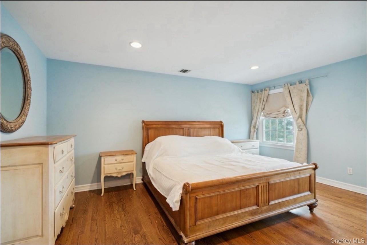 #13 photo, 47 Syosset Circle, Syosset , NY 11791