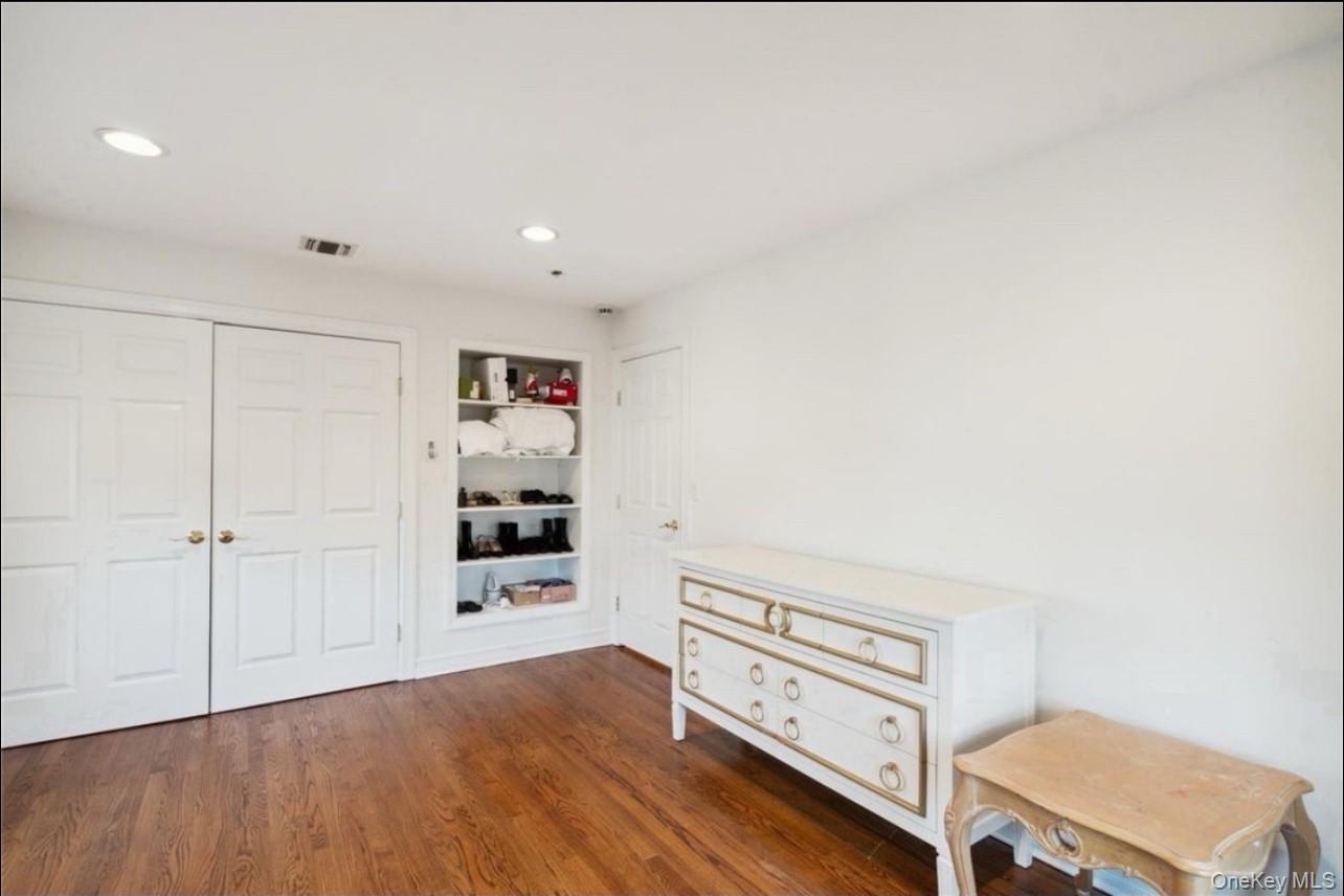 #14 photo, 47 Syosset Circle, Syosset , NY 11791