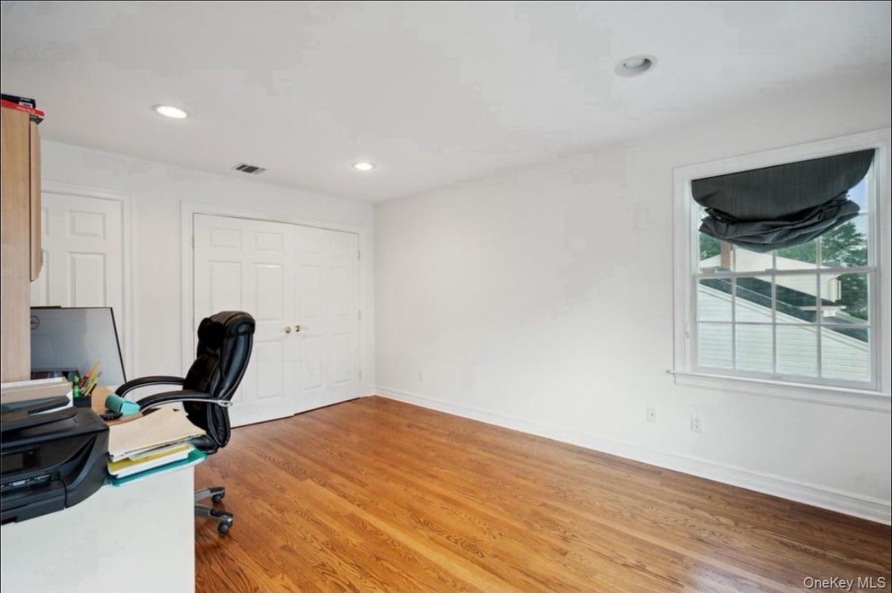 #16 photo, 47 Syosset Circle, Syosset , NY 11791