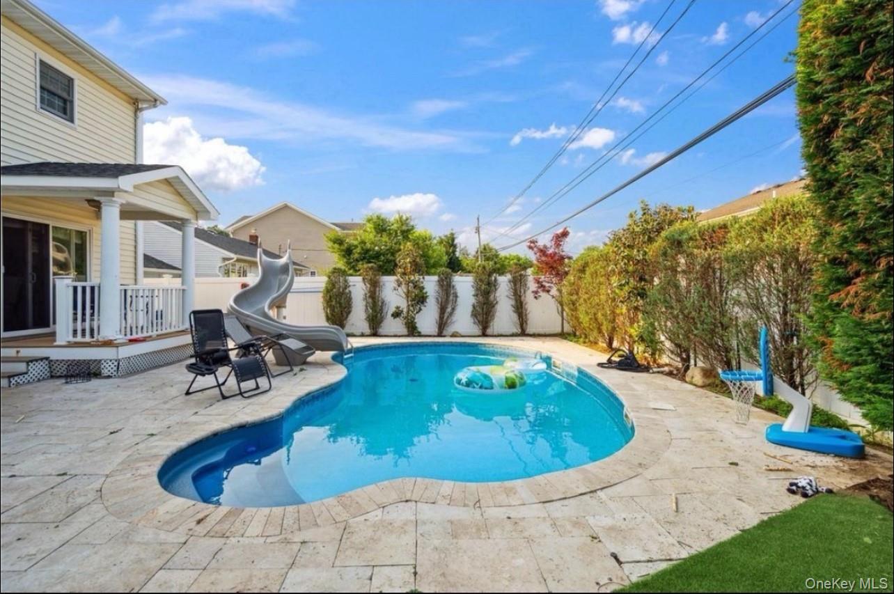 #19 photo, 47 Syosset Circle, Syosset , NY 11791