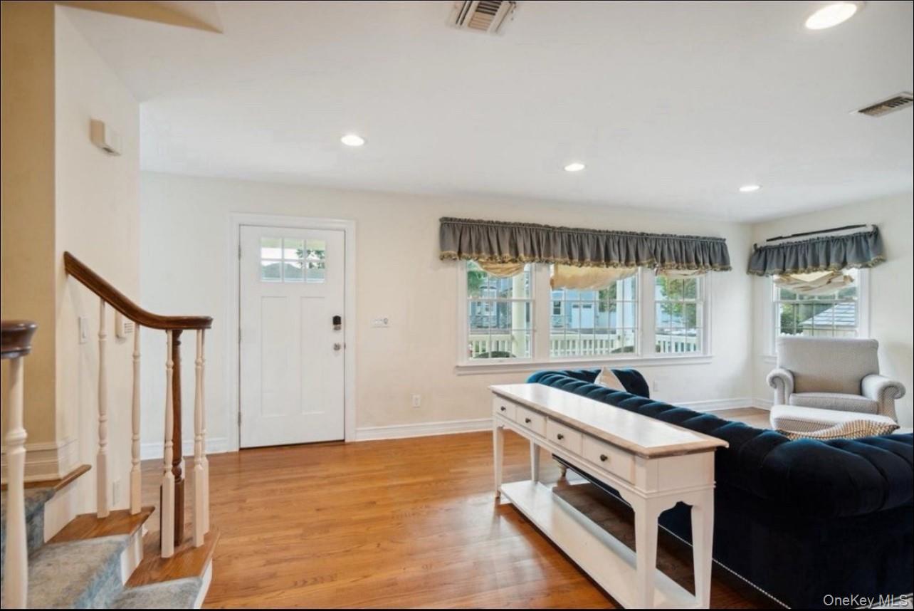 #5 photo, 47 Syosset Circle, Syosset , NY 11791