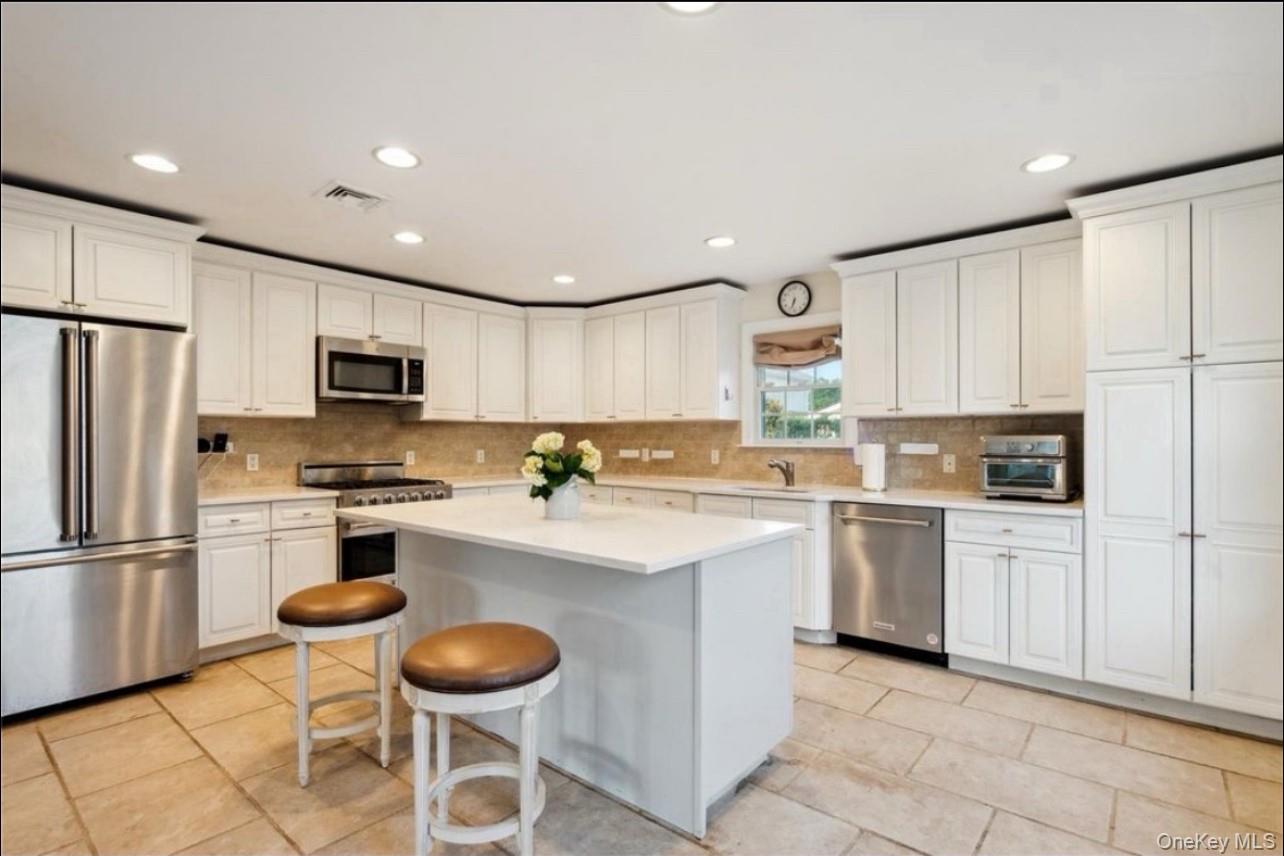 #6 photo, 47 Syosset Circle, Syosset , NY 11791