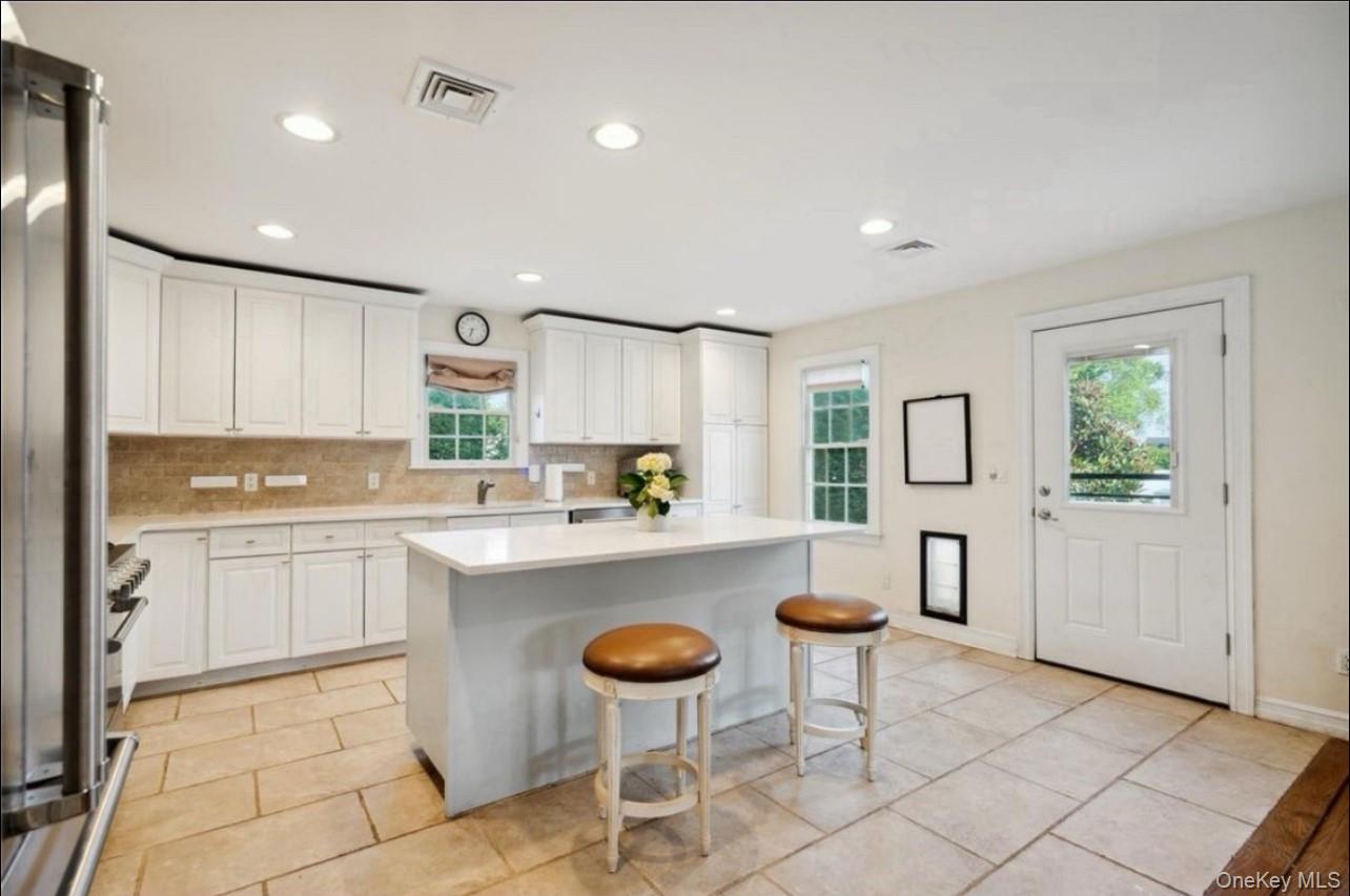 #7 photo, 47 Syosset Circle, Syosset , NY 11791