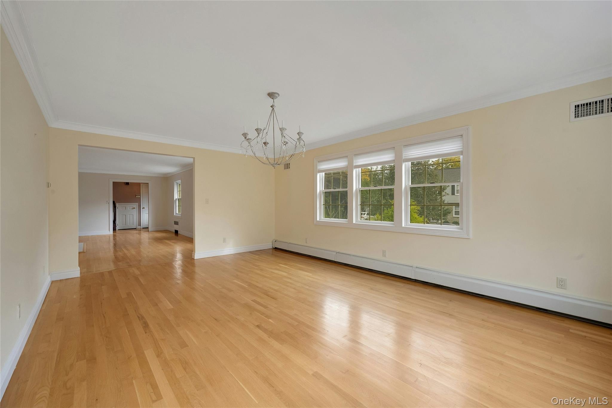 #10 photo, 95 Clarence Road, Scarsdale , NY 10583