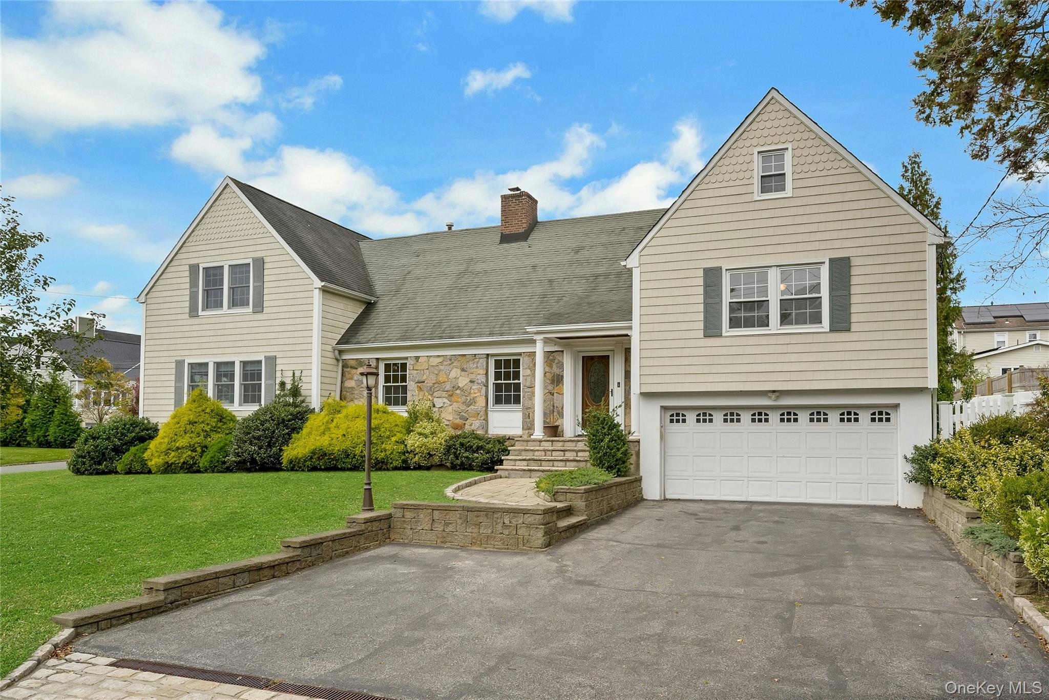 #2 photo, 95 Clarence Road, Scarsdale , NY 10583