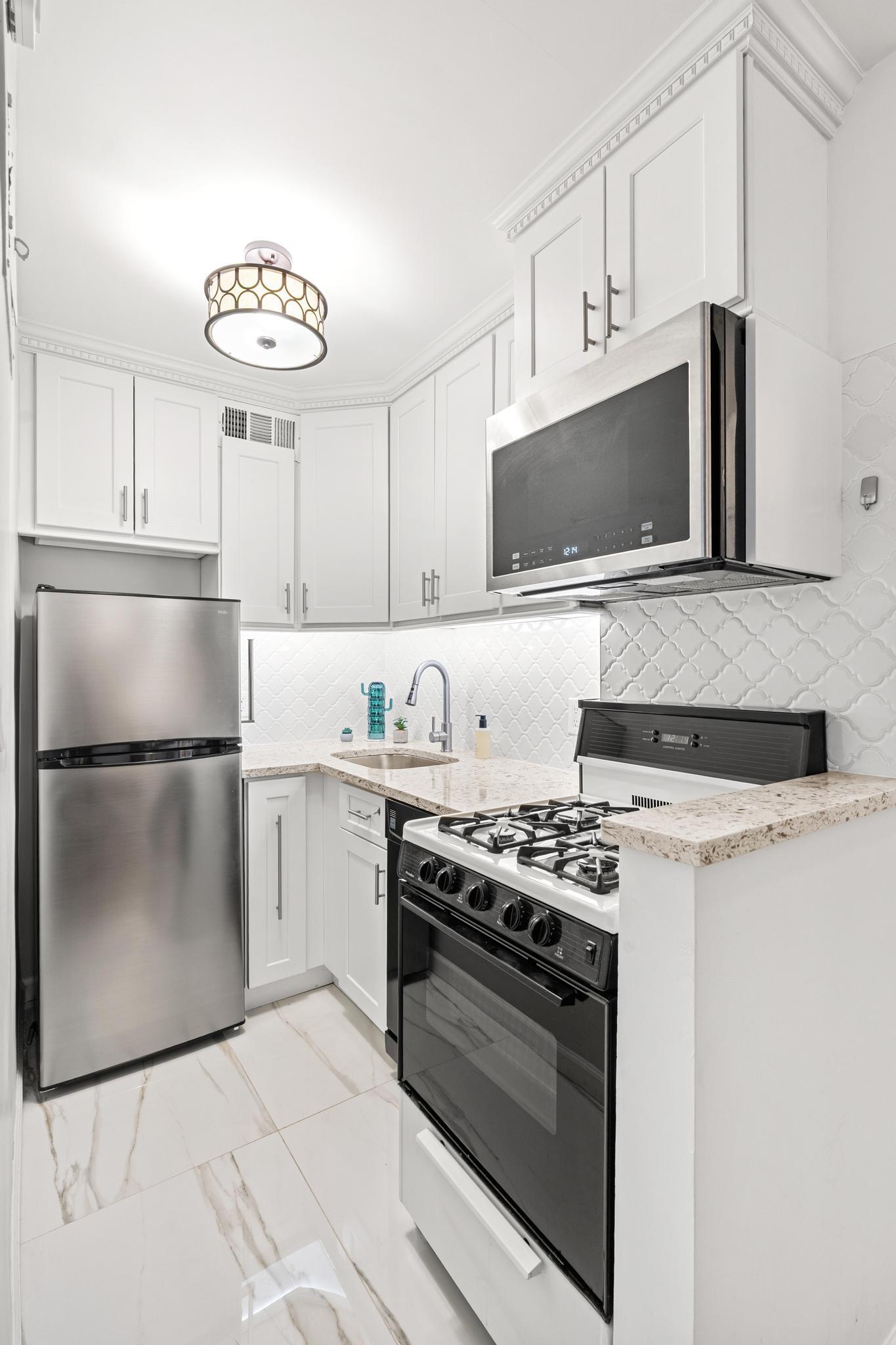 #4 photo, 155 E 34th Street, マンハッタン Murray Hill , NY 10016