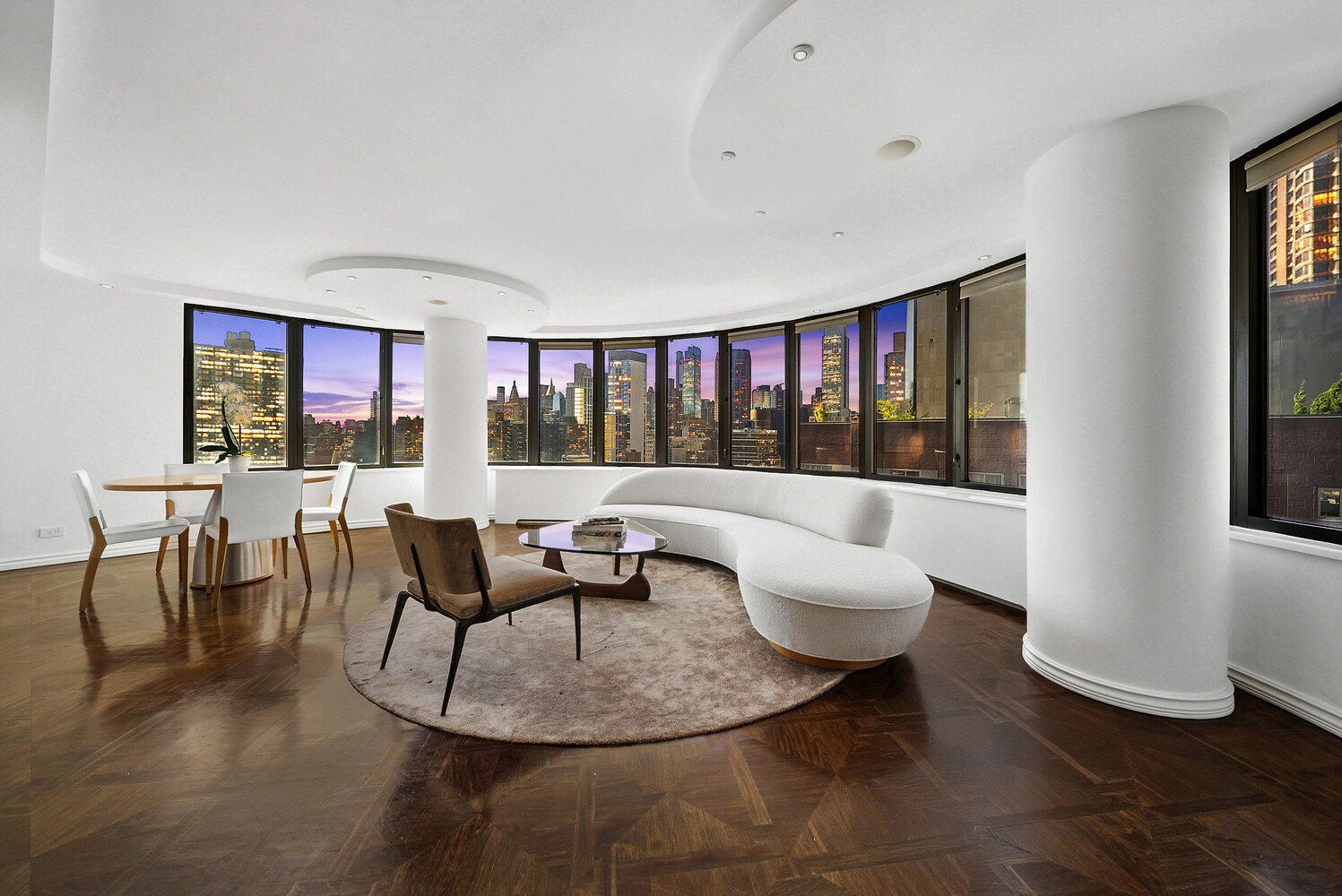 #1 photo, 330 E 38TH Street, マンハッタン Murray Hill , NY 10016