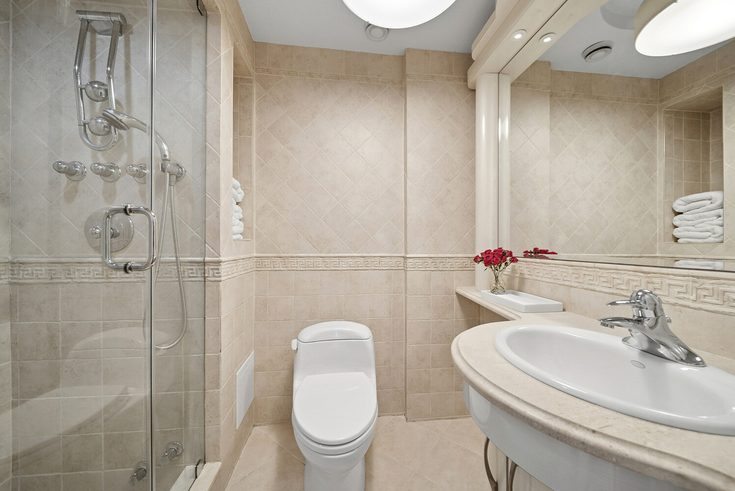 #13 photo, 330 E 38TH Street, マンハッタン Murray Hill , NY 10016