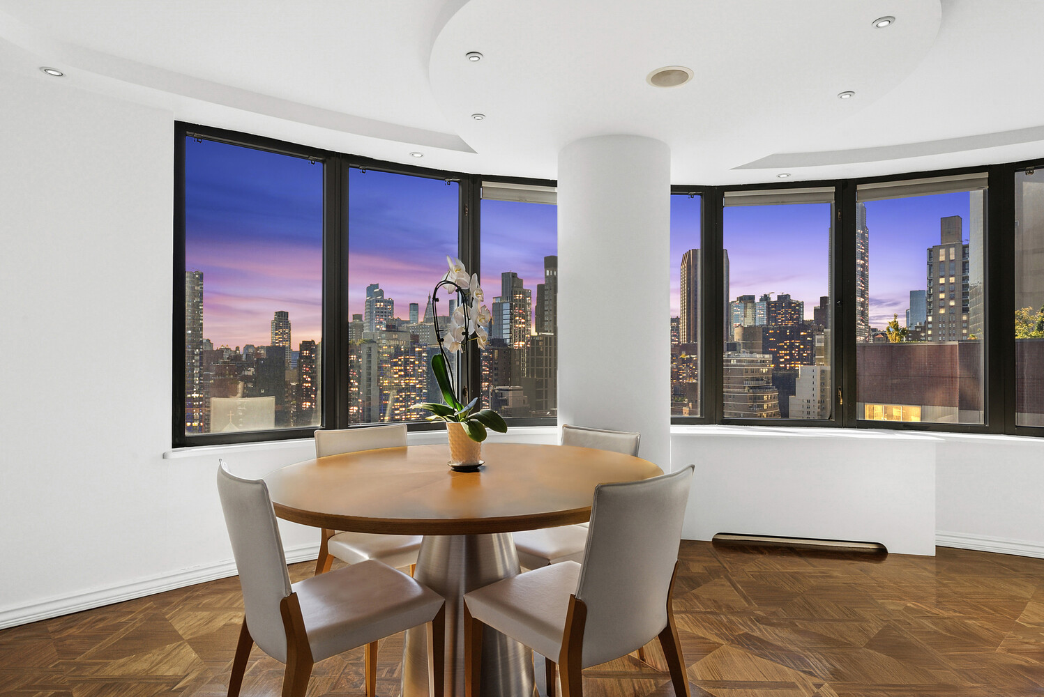 #4 photo, 330 E 38TH Street, マンハッタン Murray Hill , NY 10016