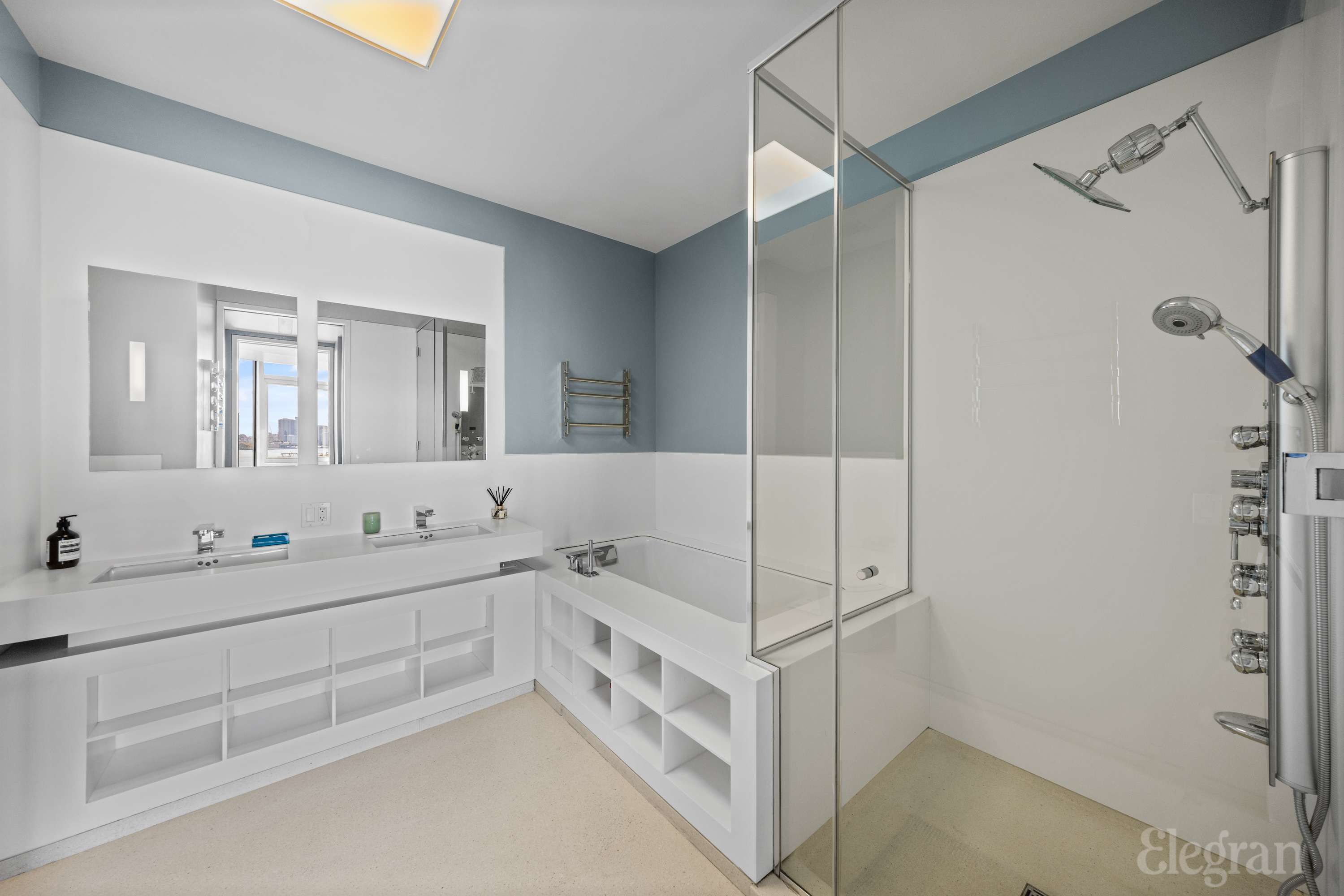 #9 photo, 100 11th Avenue, マンハッタン Chelsea , NY 10011