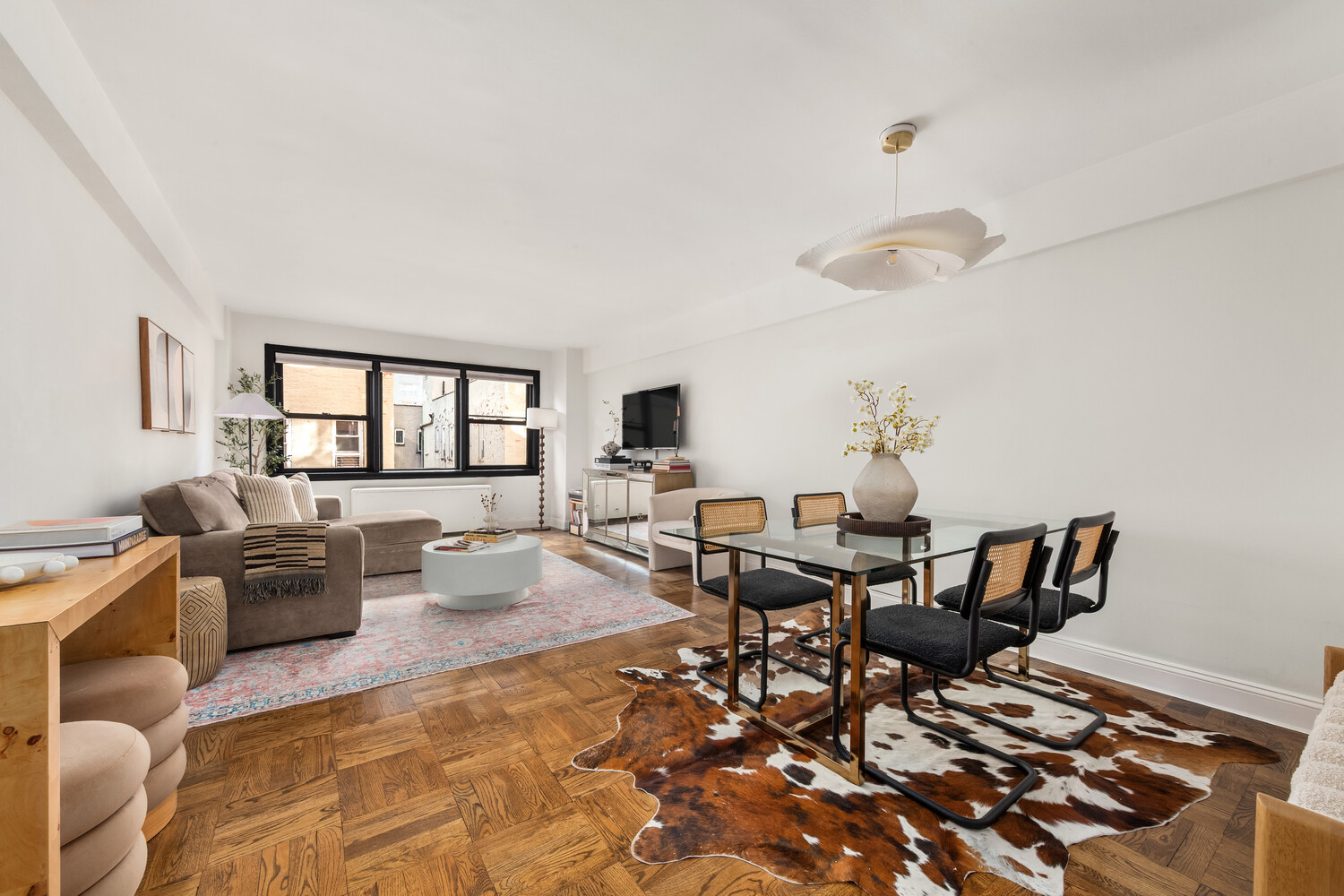 #1 photo, 220 E 67TH Street, マンハッタン Lenox Hill , NY 10065