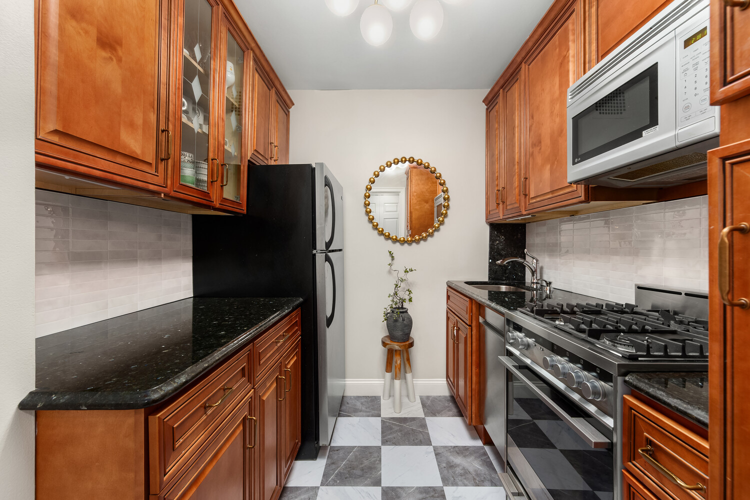 #4 photo, 220 E 67TH Street, マンハッタン Lenox Hill , NY 10065