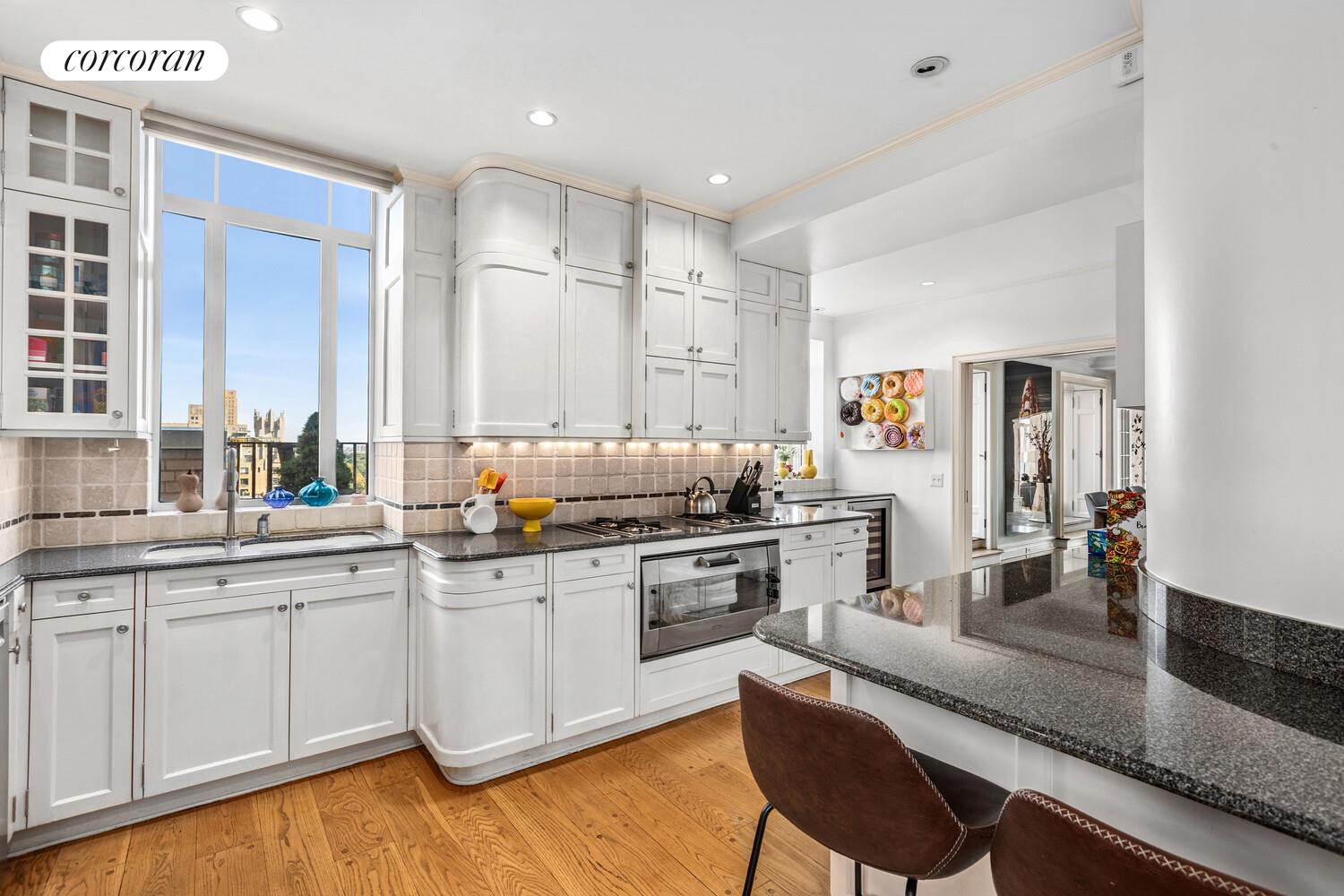 #5 photo, 25 CENTRAL Park W, マンハッタン Lincoln Square , NY 10023