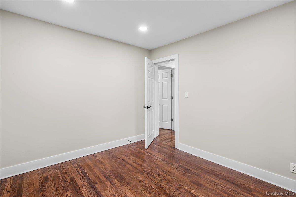 #12 photo, 135 Dietz Street, ナッソー郡 Hempstead , NY 11550