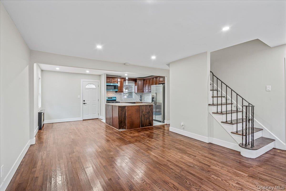 #4 photo, 135 Dietz Street, ナッソー郡 Hempstead , NY 11550